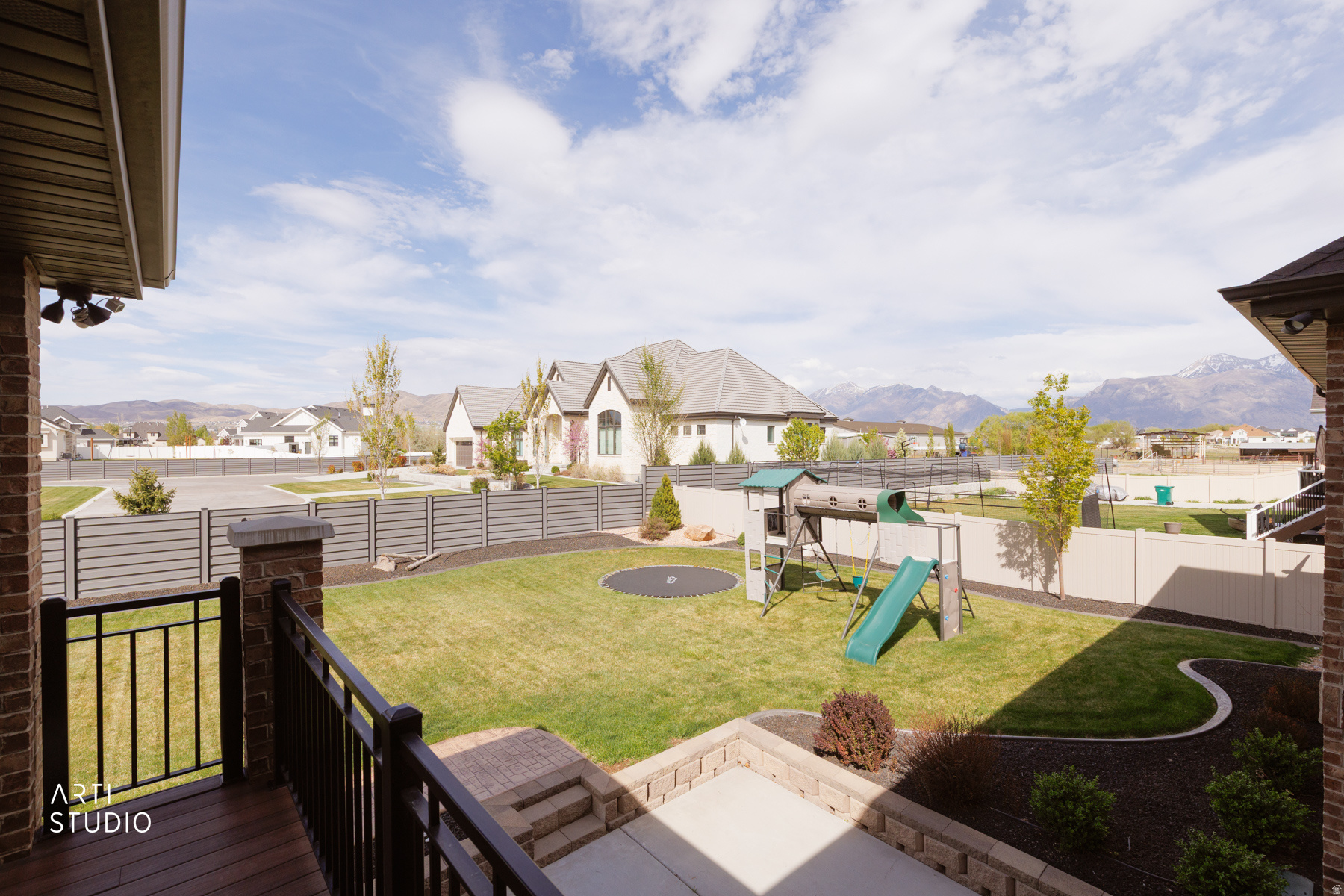 IRON FLATS - Residential