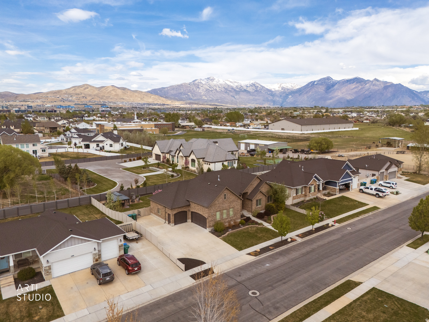 IRON FLATS - Residential