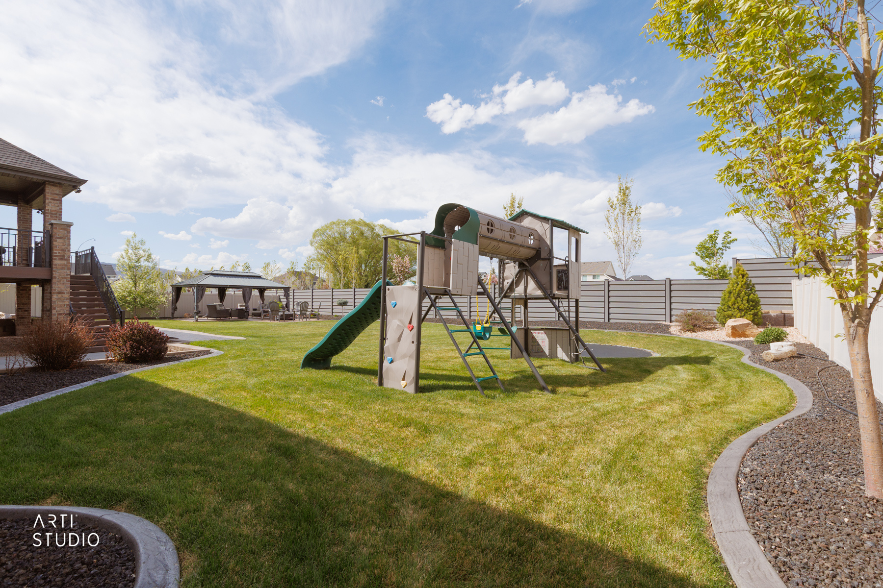 IRON FLATS - Residential