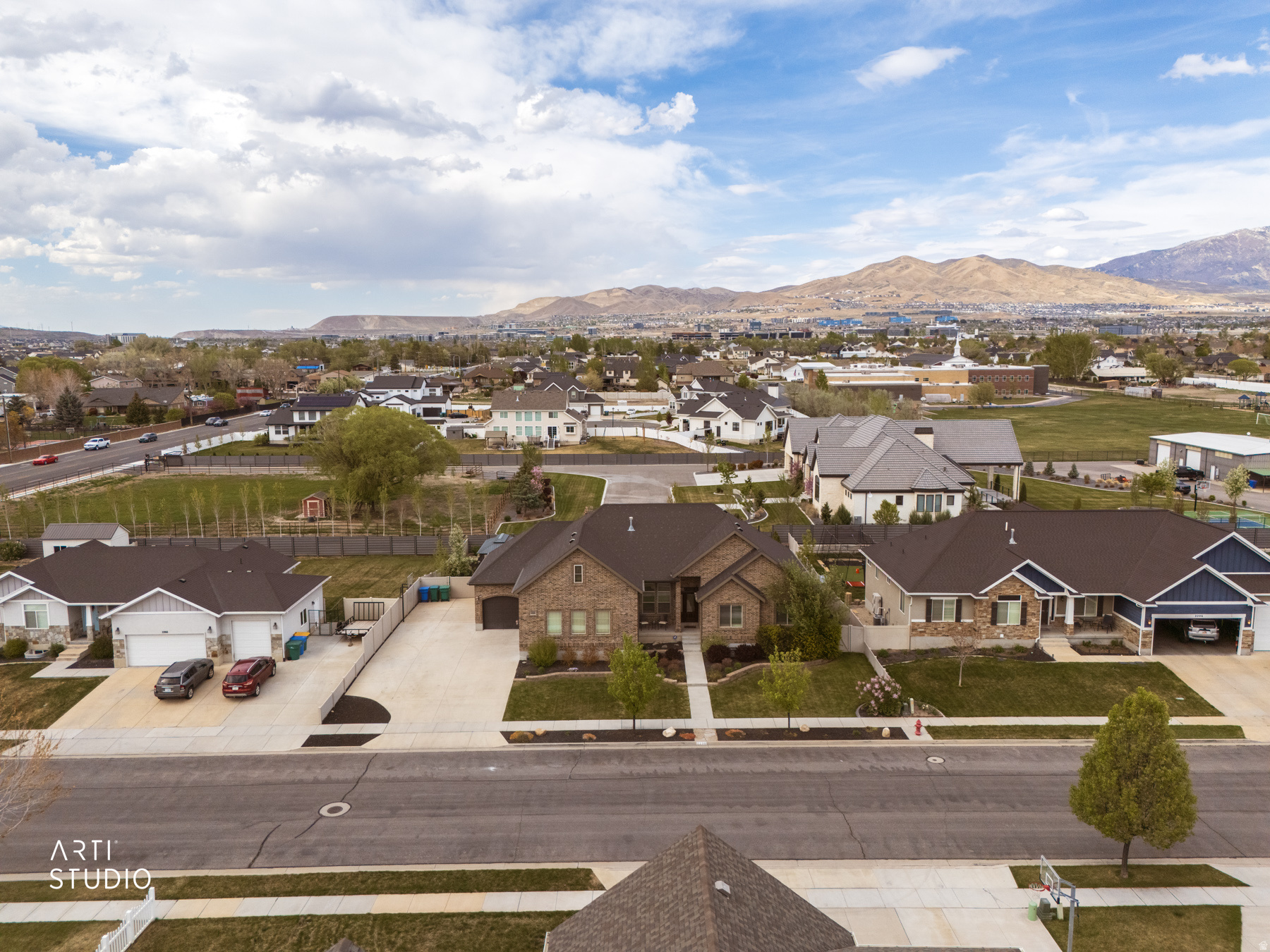 IRON FLATS - Residential