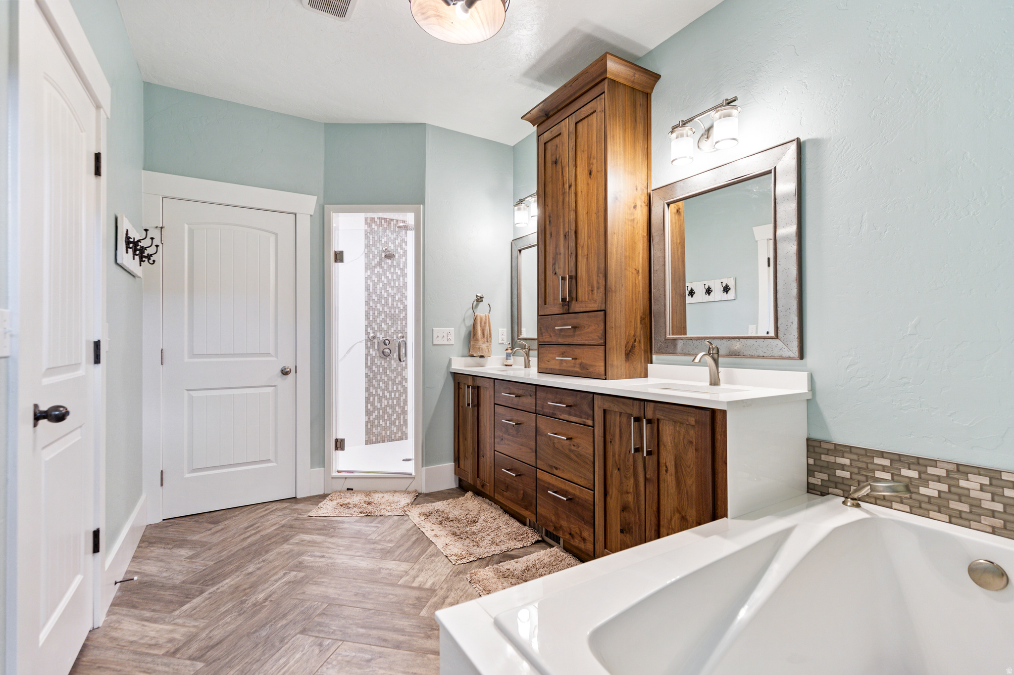 CHERRY CREEK HEIGHTS - Residential