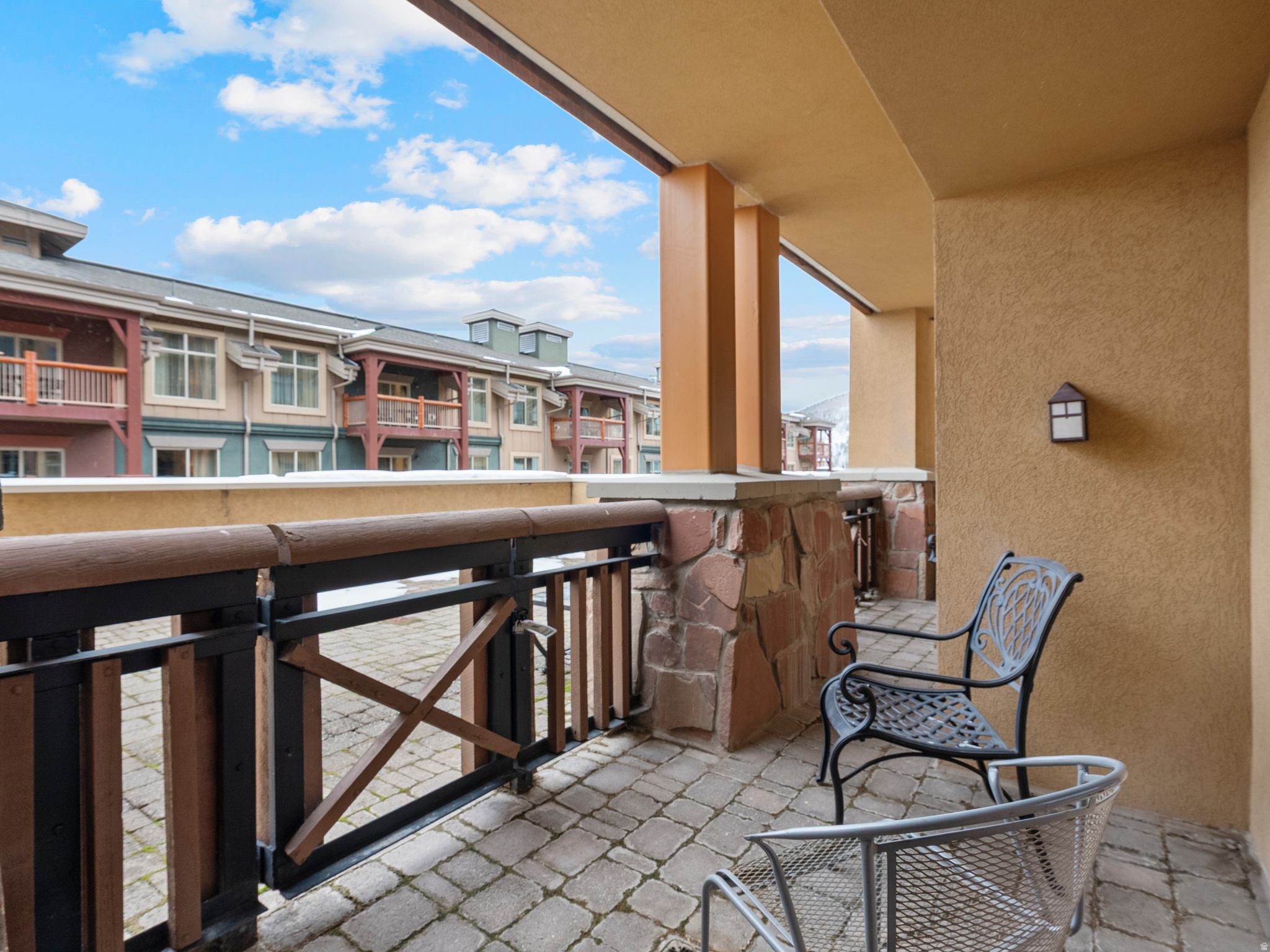 SUNDIAL LODGE - Residential