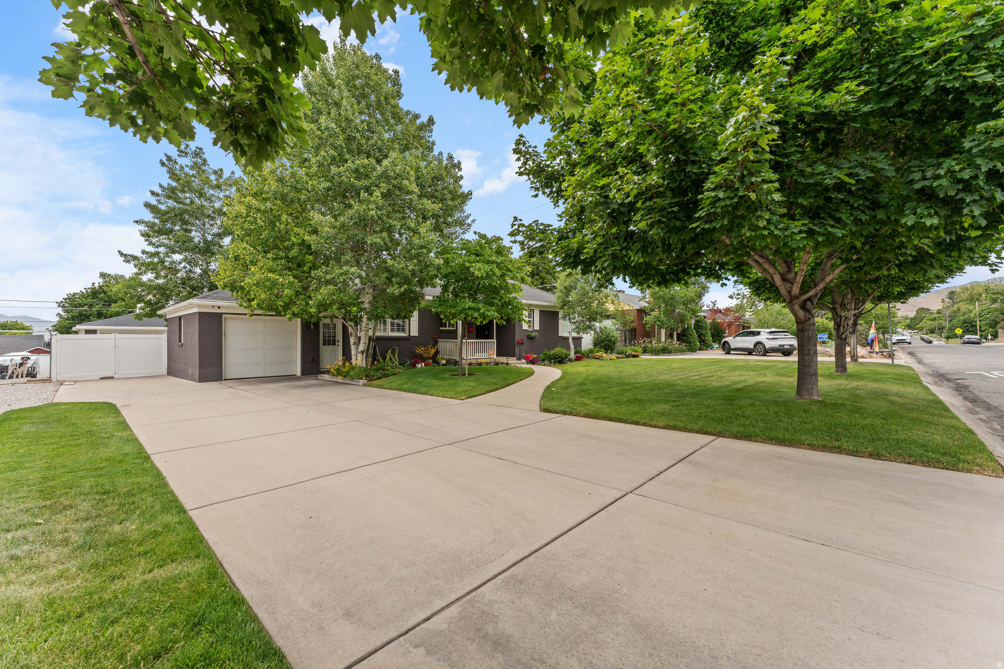 CANYON RIM - Residential