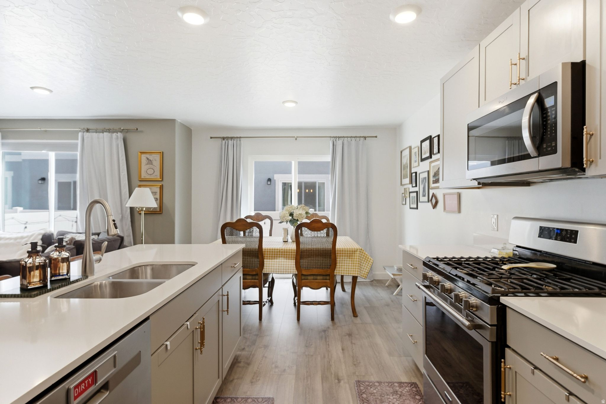 NORTHSHORE - Residential
