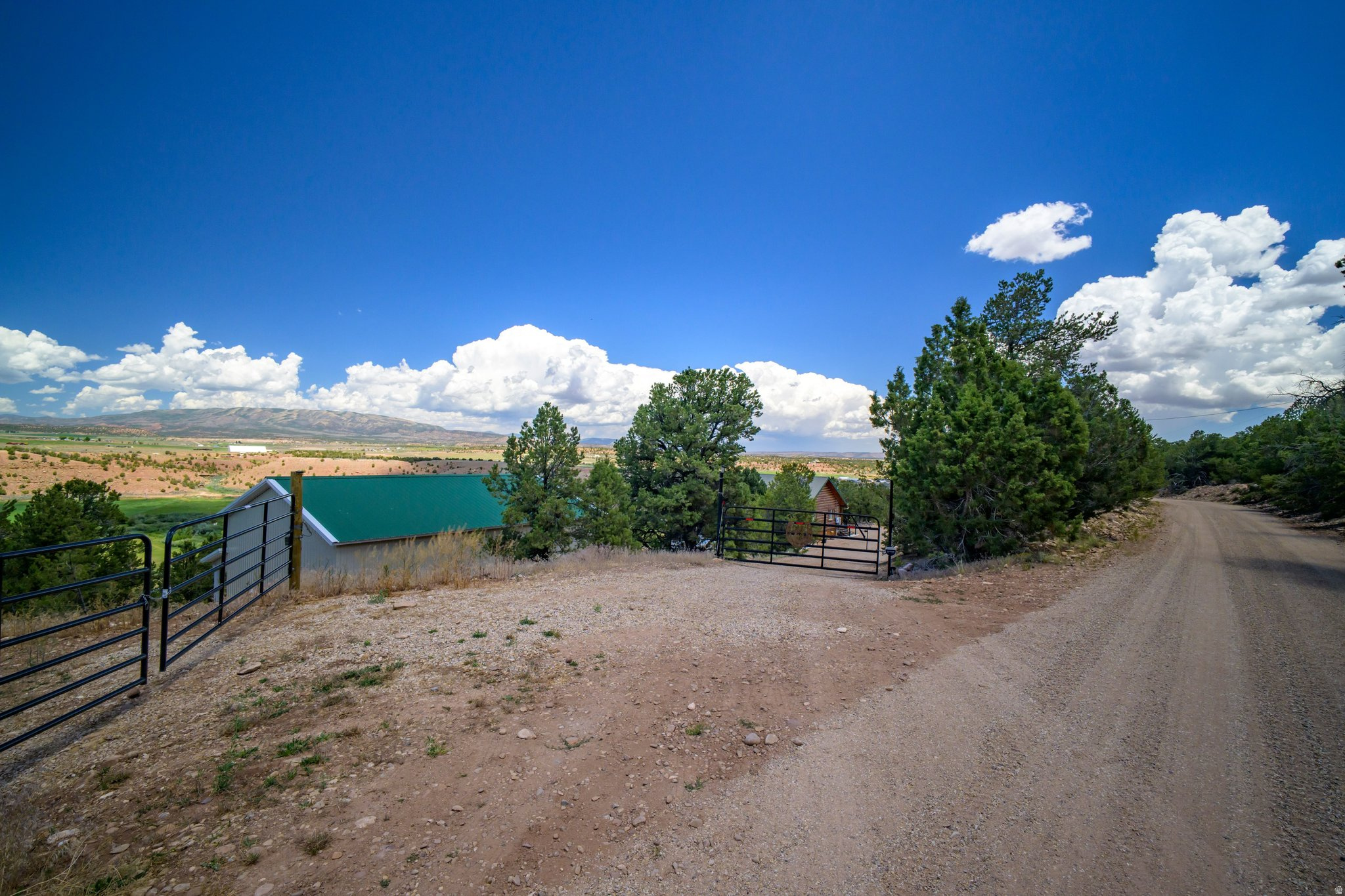 VALLE DEL PADRES - Residential