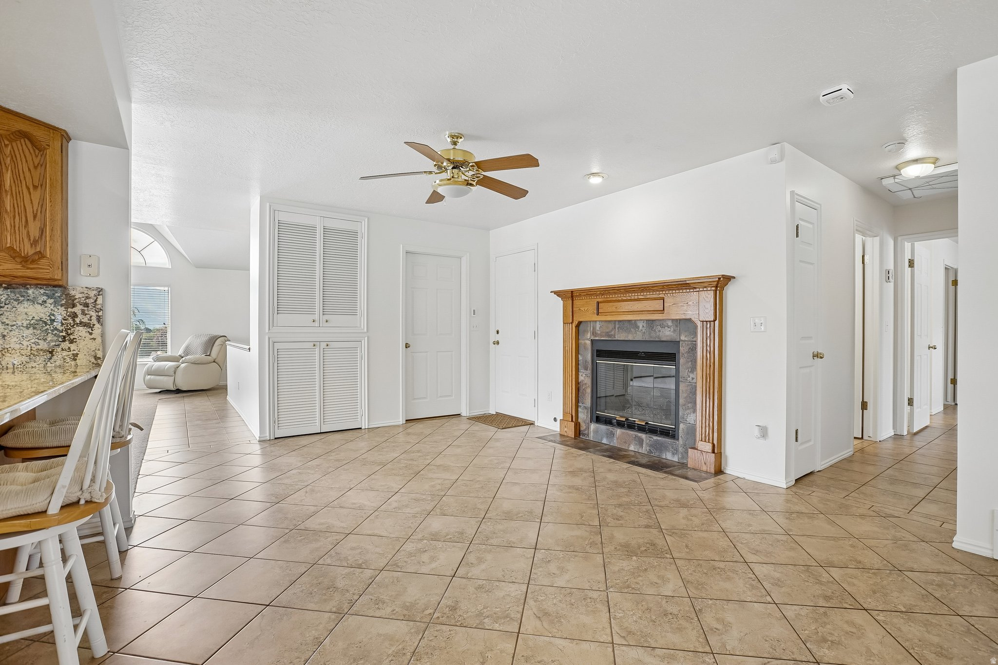 CHIMNEY HILL - Residential