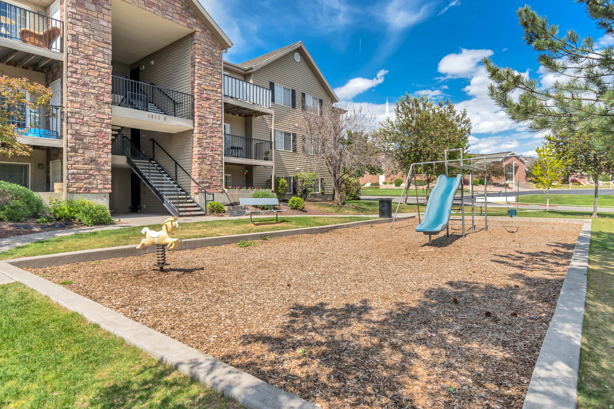 WESTBURY - Residential