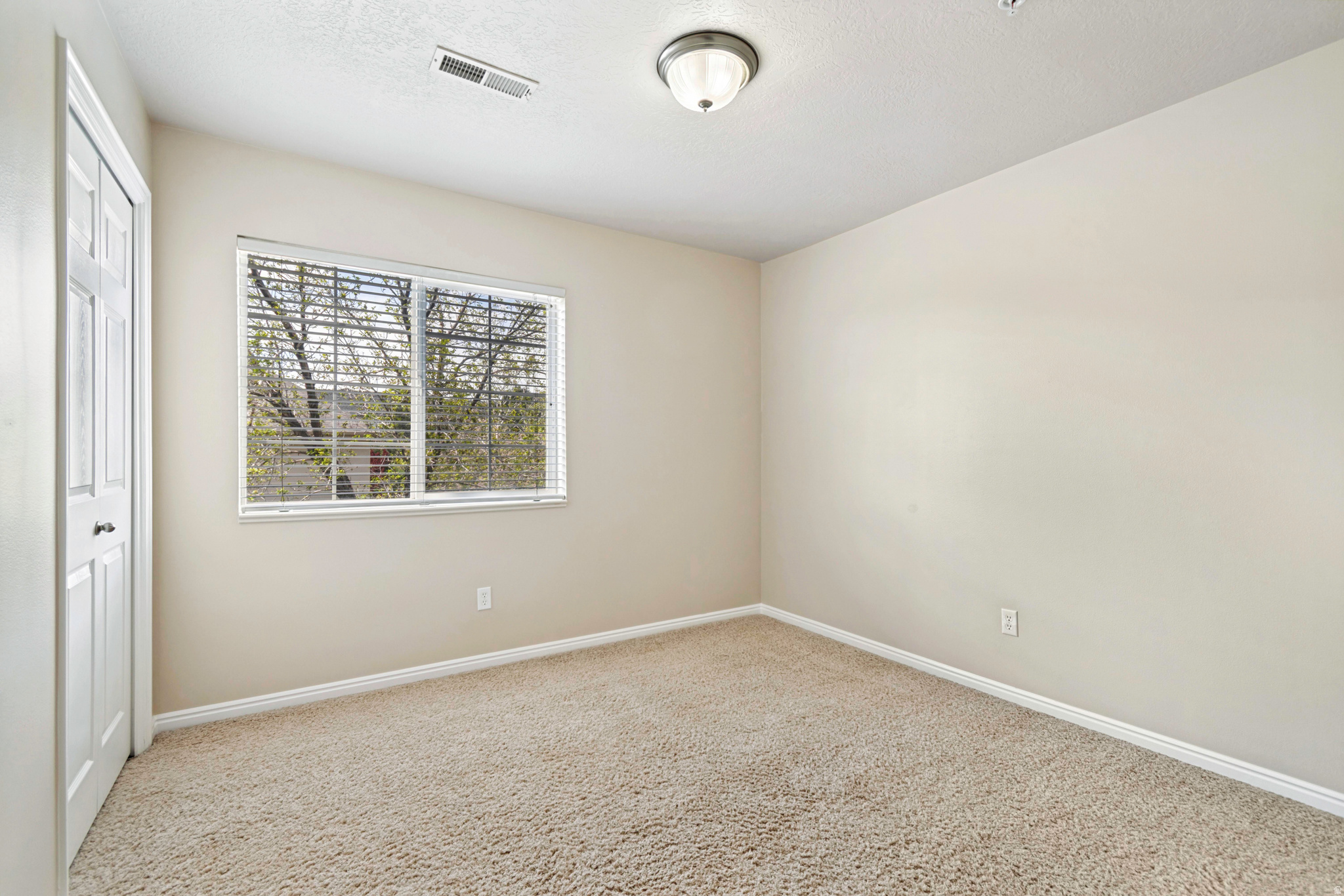 WESTBURY - Residential