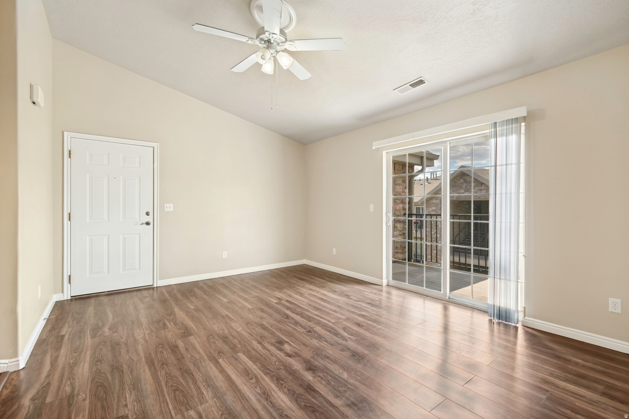 WESTBURY - Residential