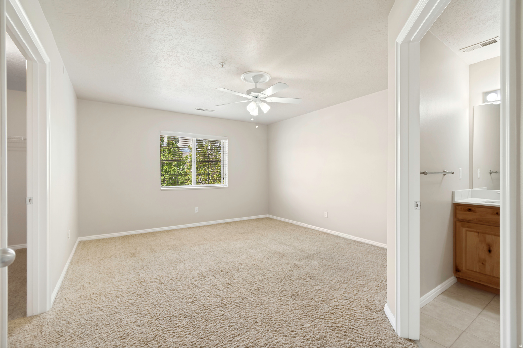 WESTBURY - Residential