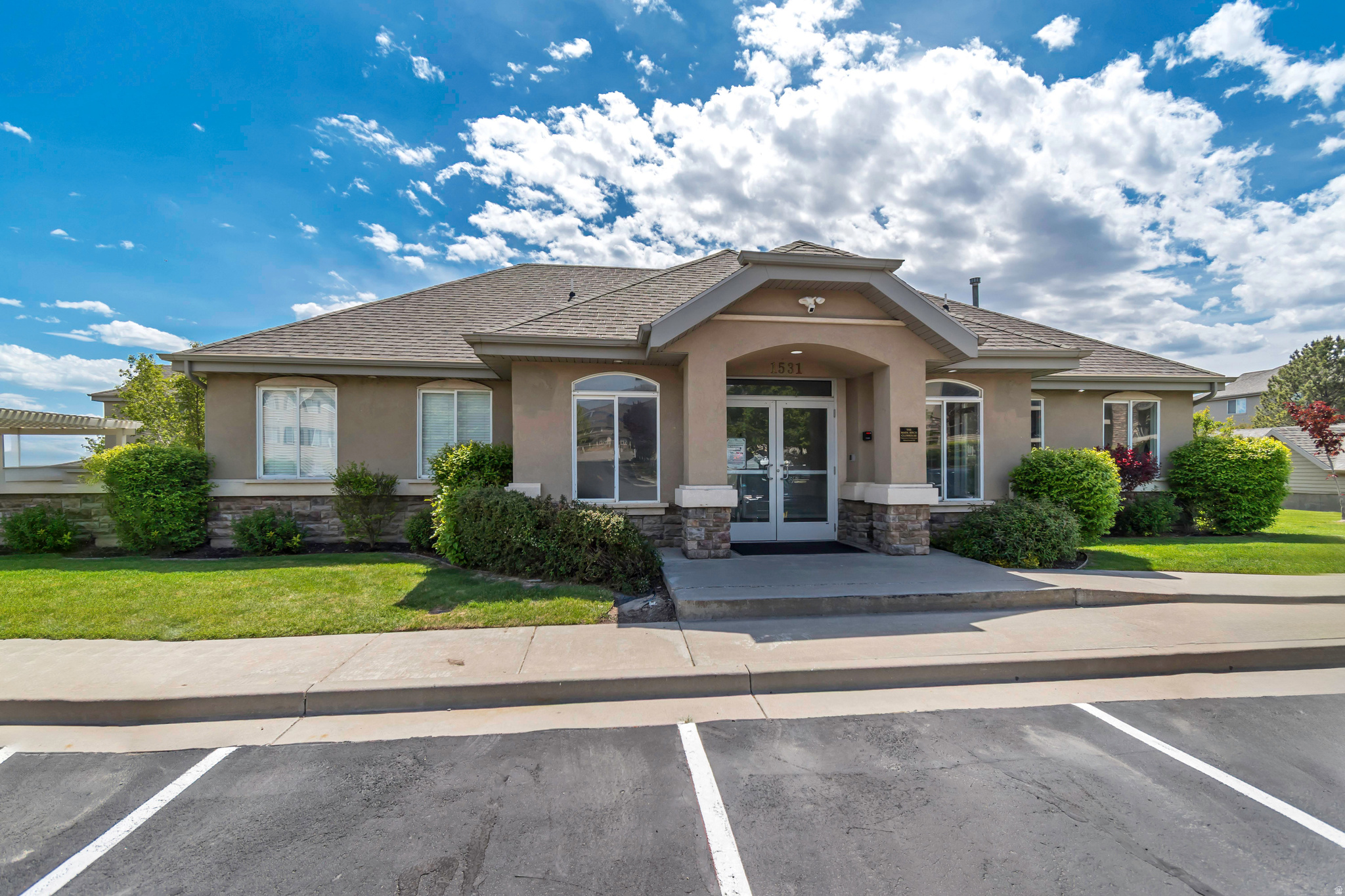 WESTBURY - Residential
