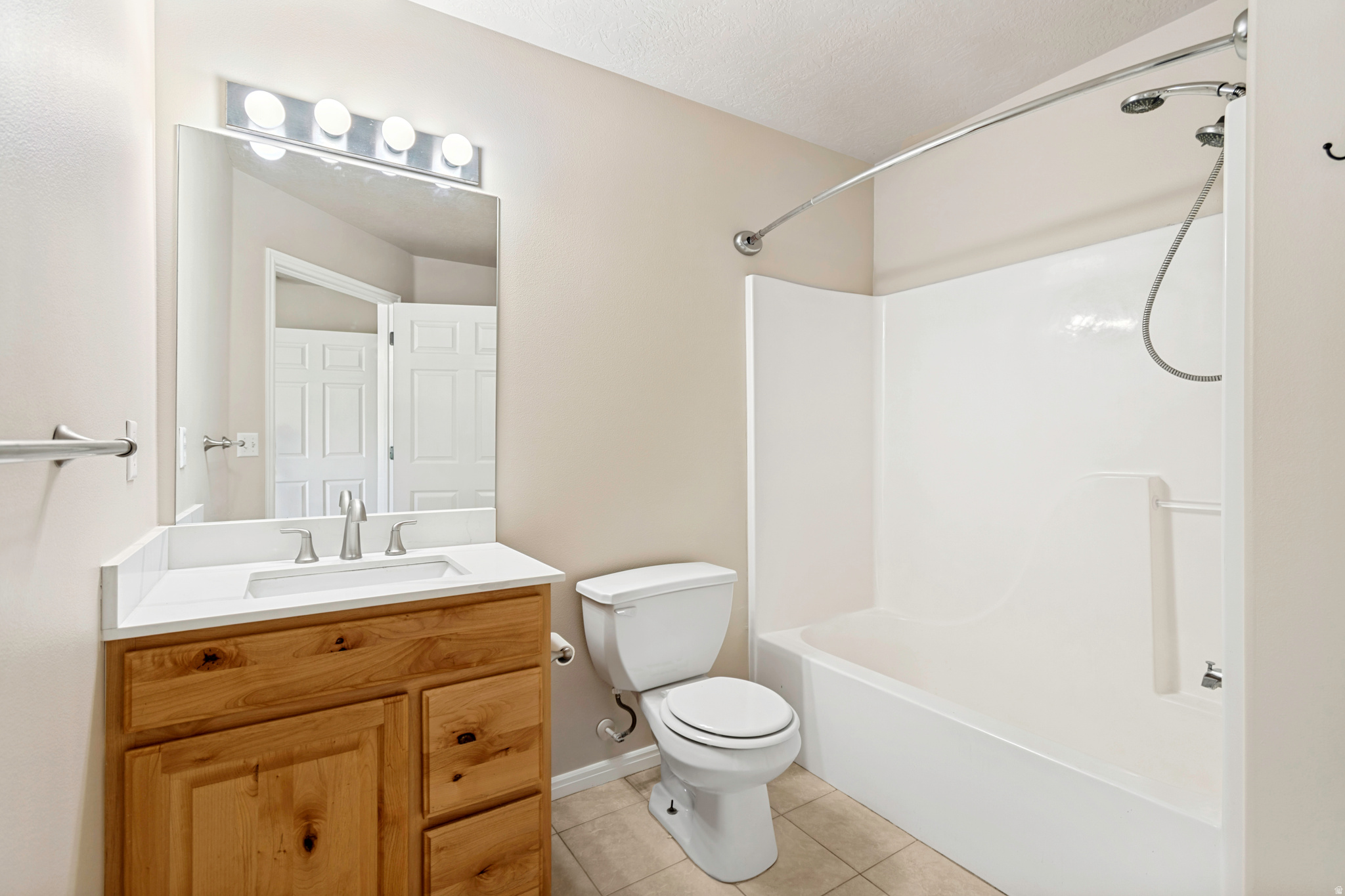 WESTBURY - Residential