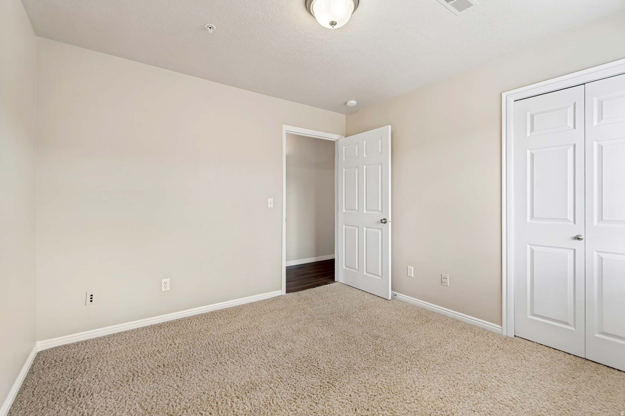 WESTBURY - Residential