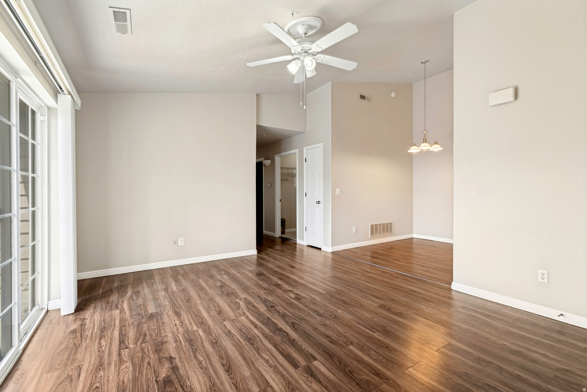 WESTBURY - Residential