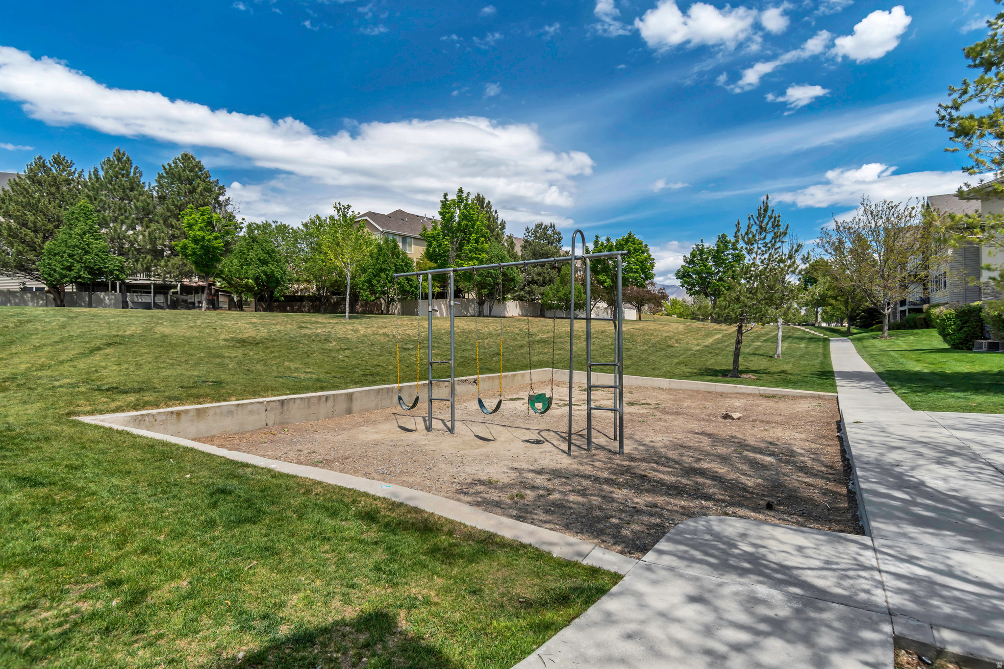 WESTBURY - Residential