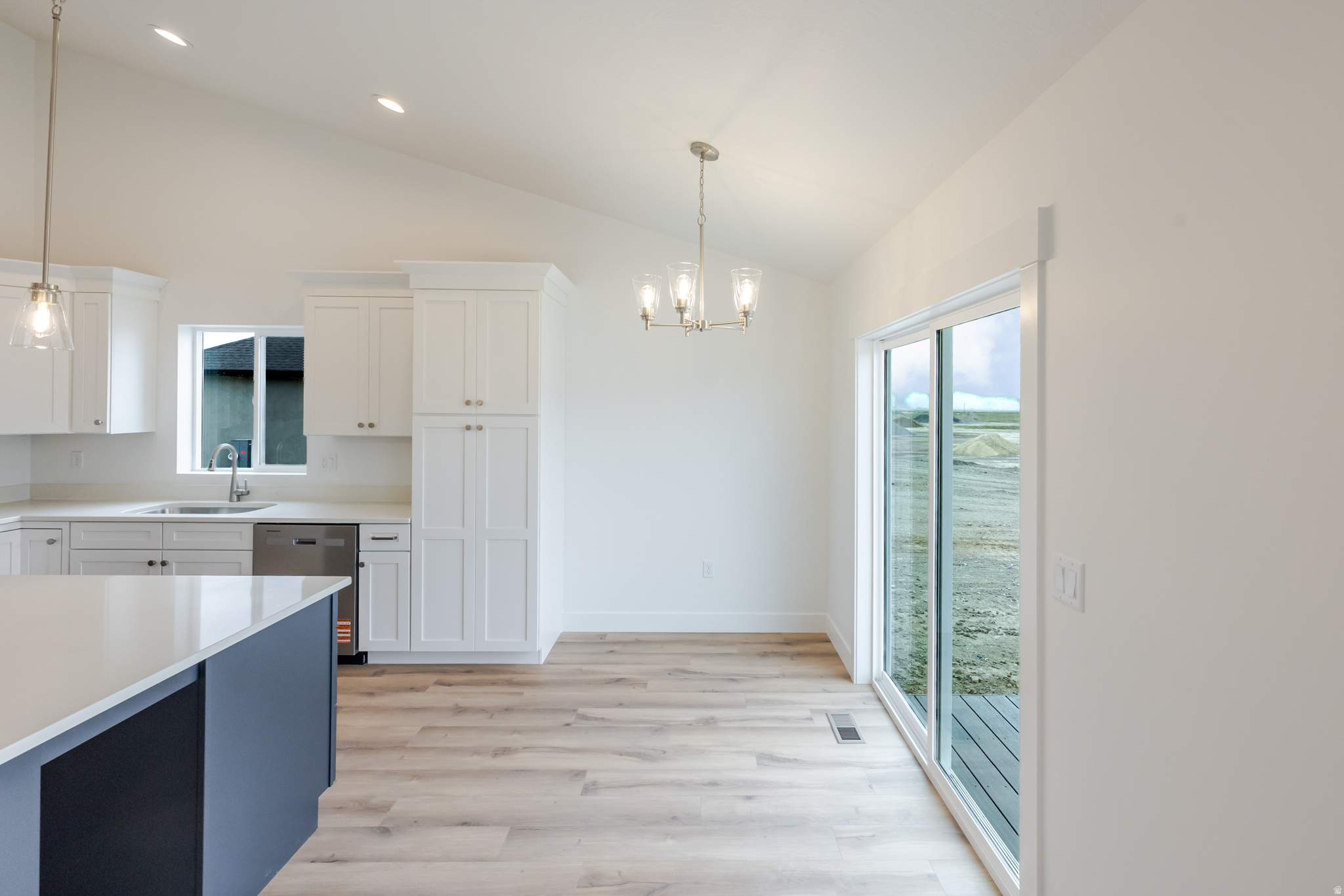 ROSE RANCH - Residential
