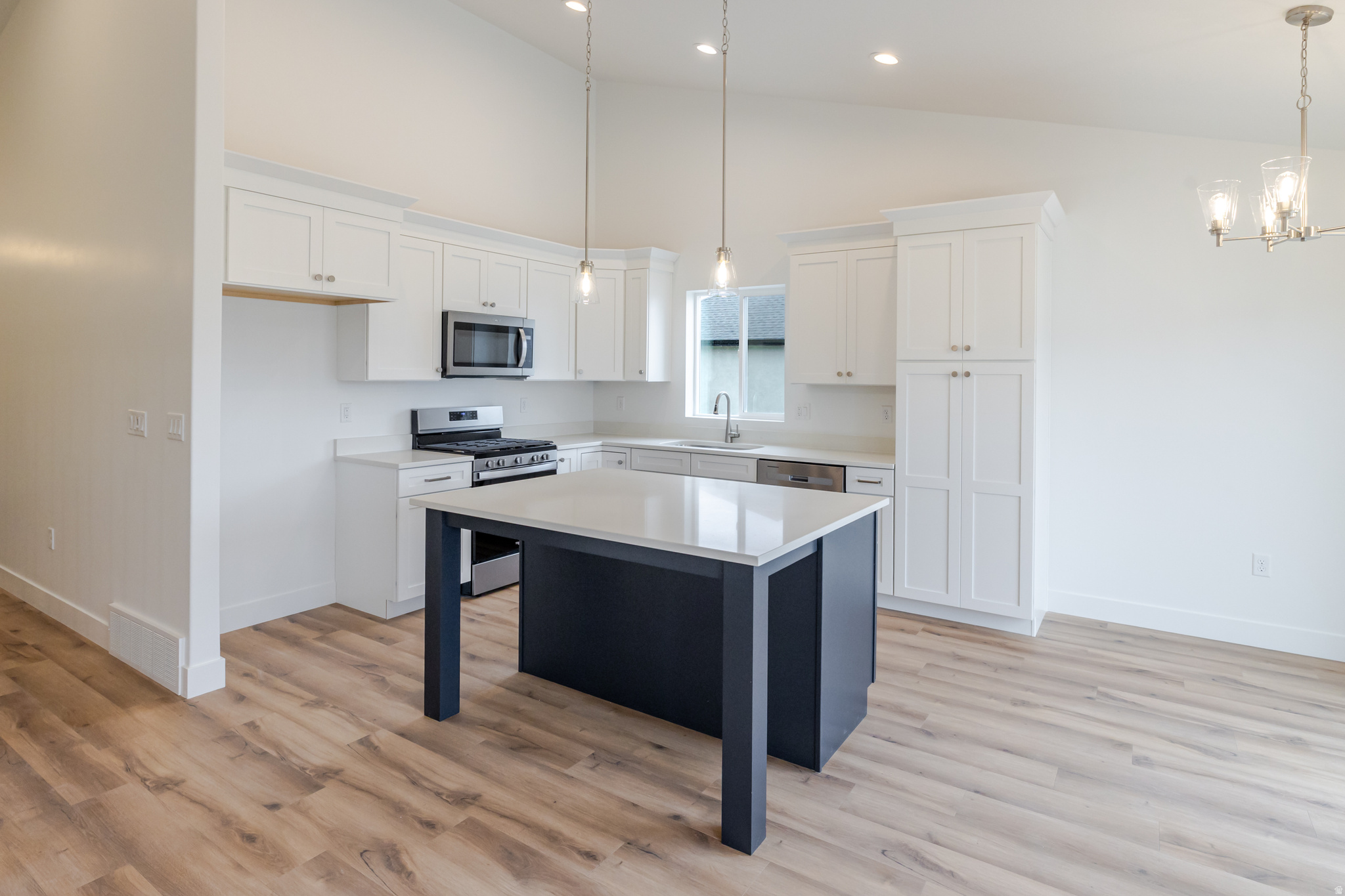 ROSE RANCH - Residential