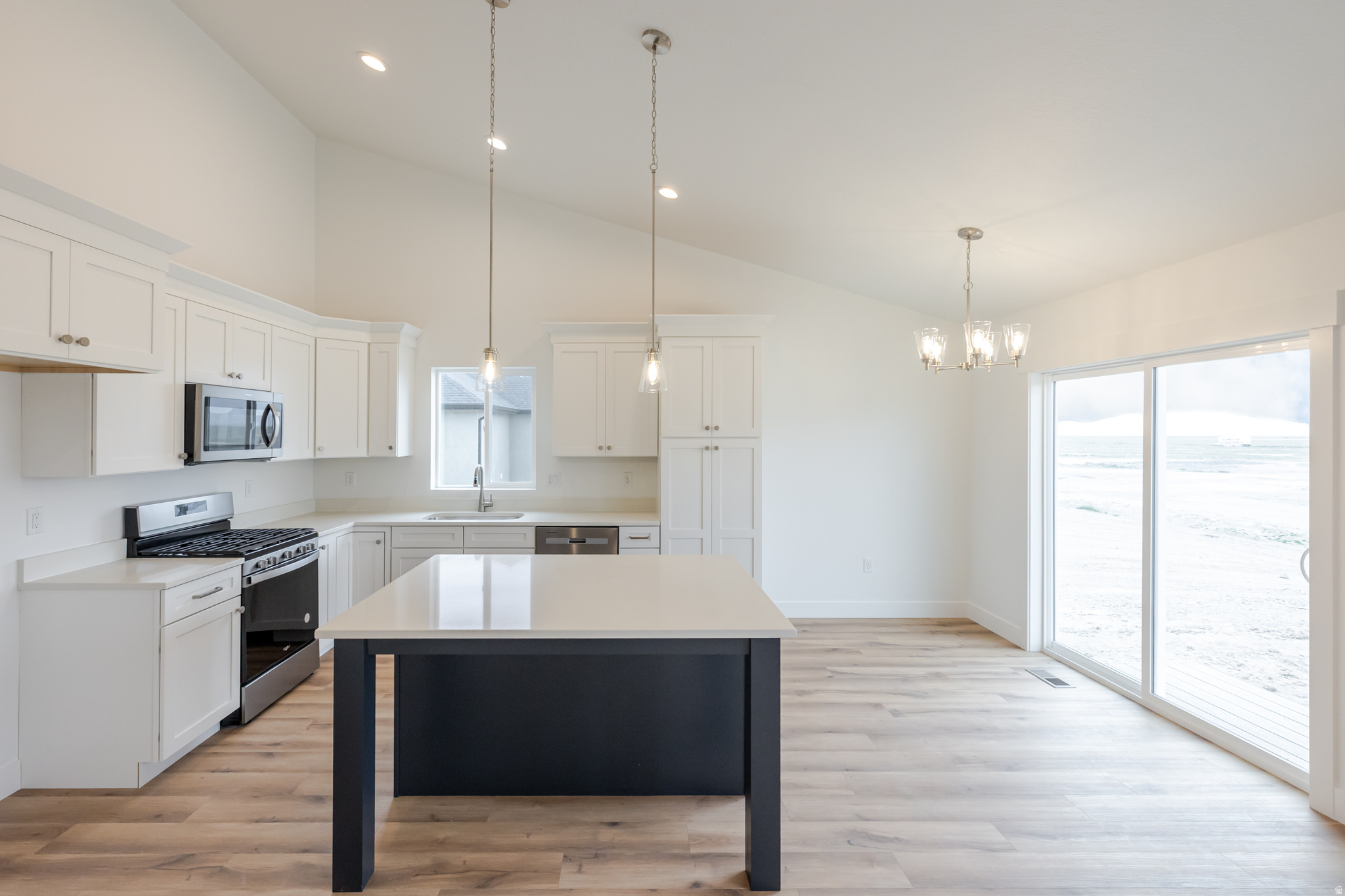 ROSE RANCH - Residential
