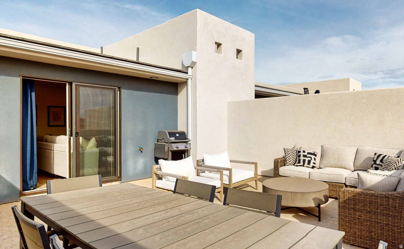 DESERT COLOR SKYLINE COMDOMINIUM PLAT - Residential