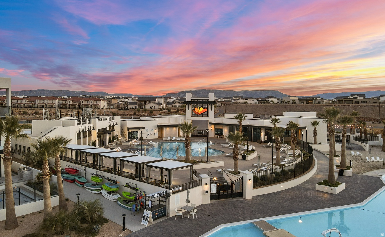 DESERT COLOR SKYLINE COMDOMINIUM PLAT - Residential