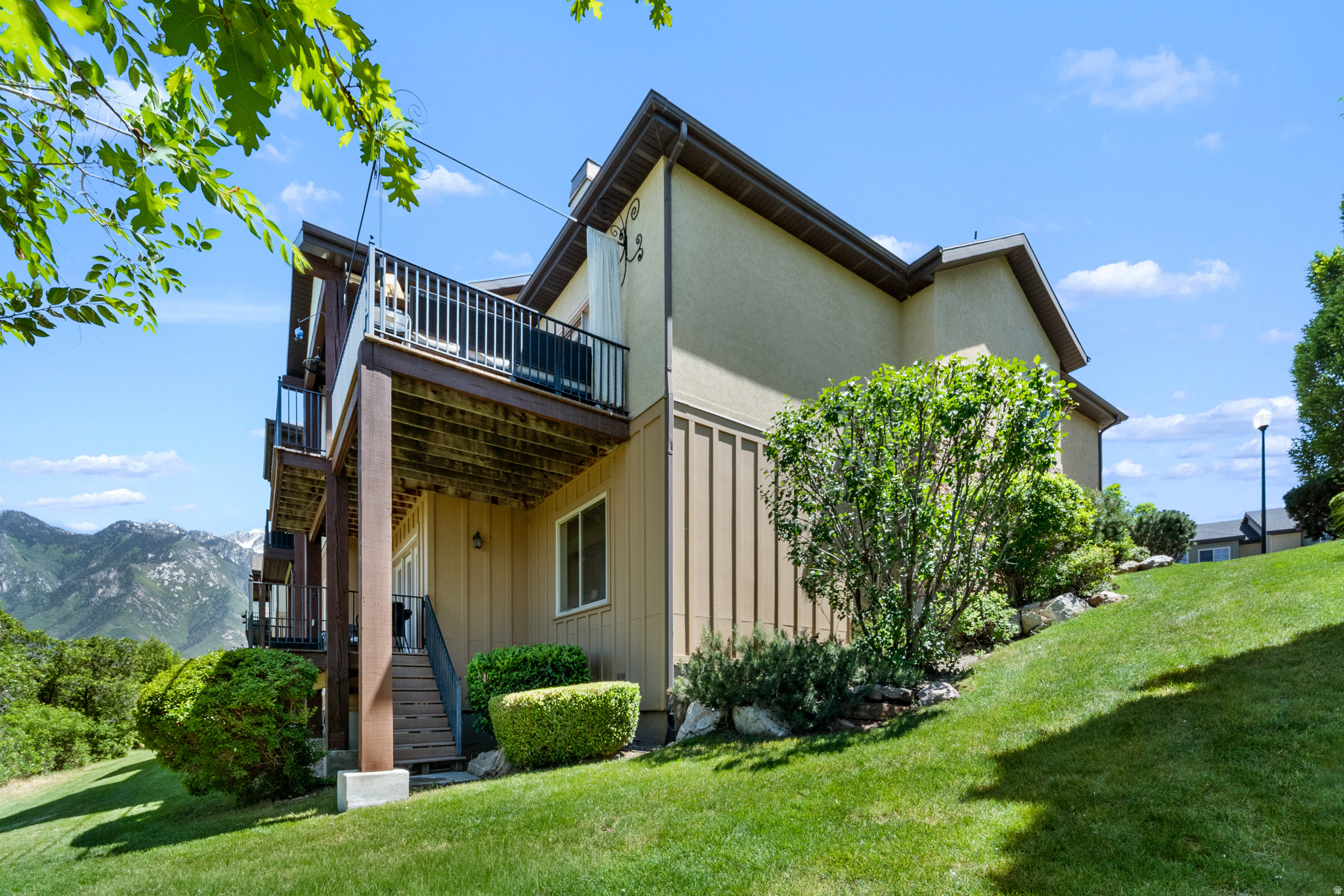 VILLAGE ON DIMPLE DELL CONDO - Residential