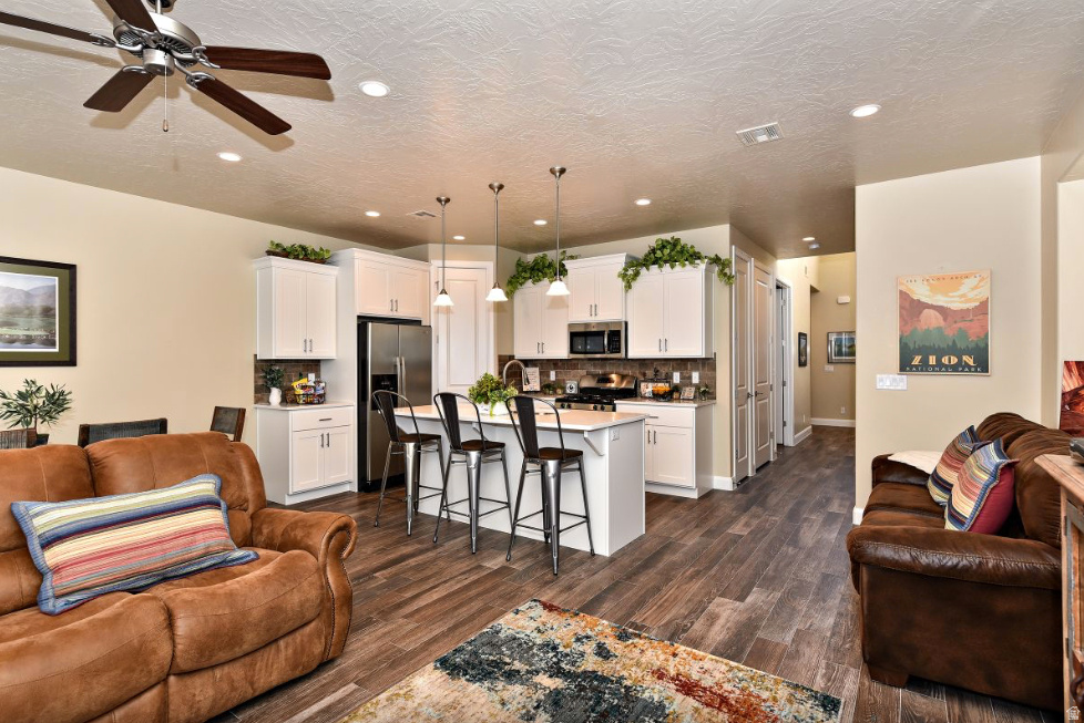 ESCAPES AT THE LEDGES 6 - Residential