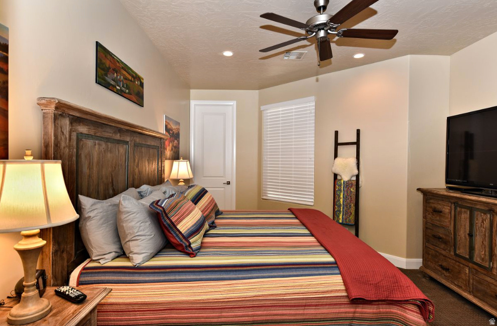 ESCAPES AT THE LEDGES 6 - Residential