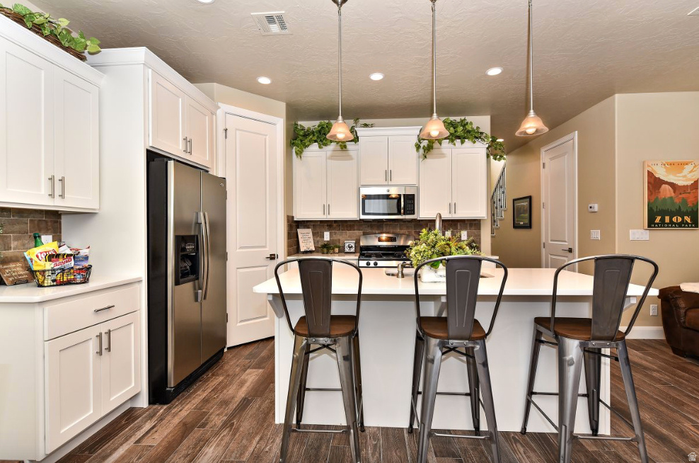 ESCAPES AT THE LEDGES 6 - Residential
