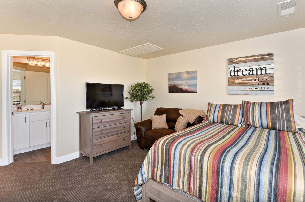 ESCAPES AT THE LEDGES 6 - Residential