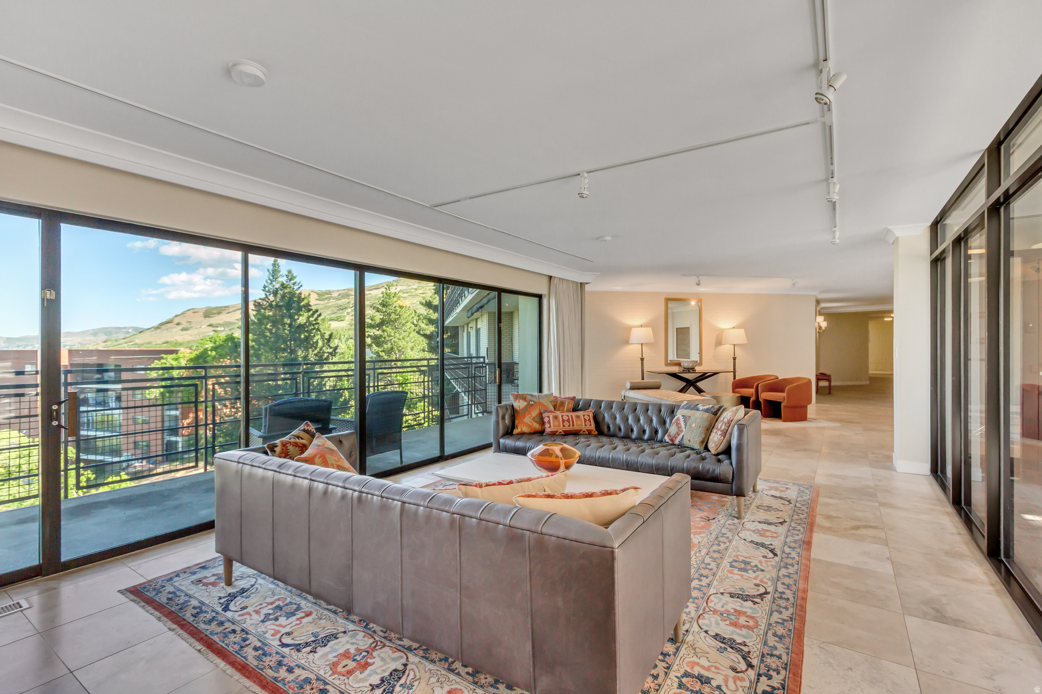 OAK CREST GA - Residential