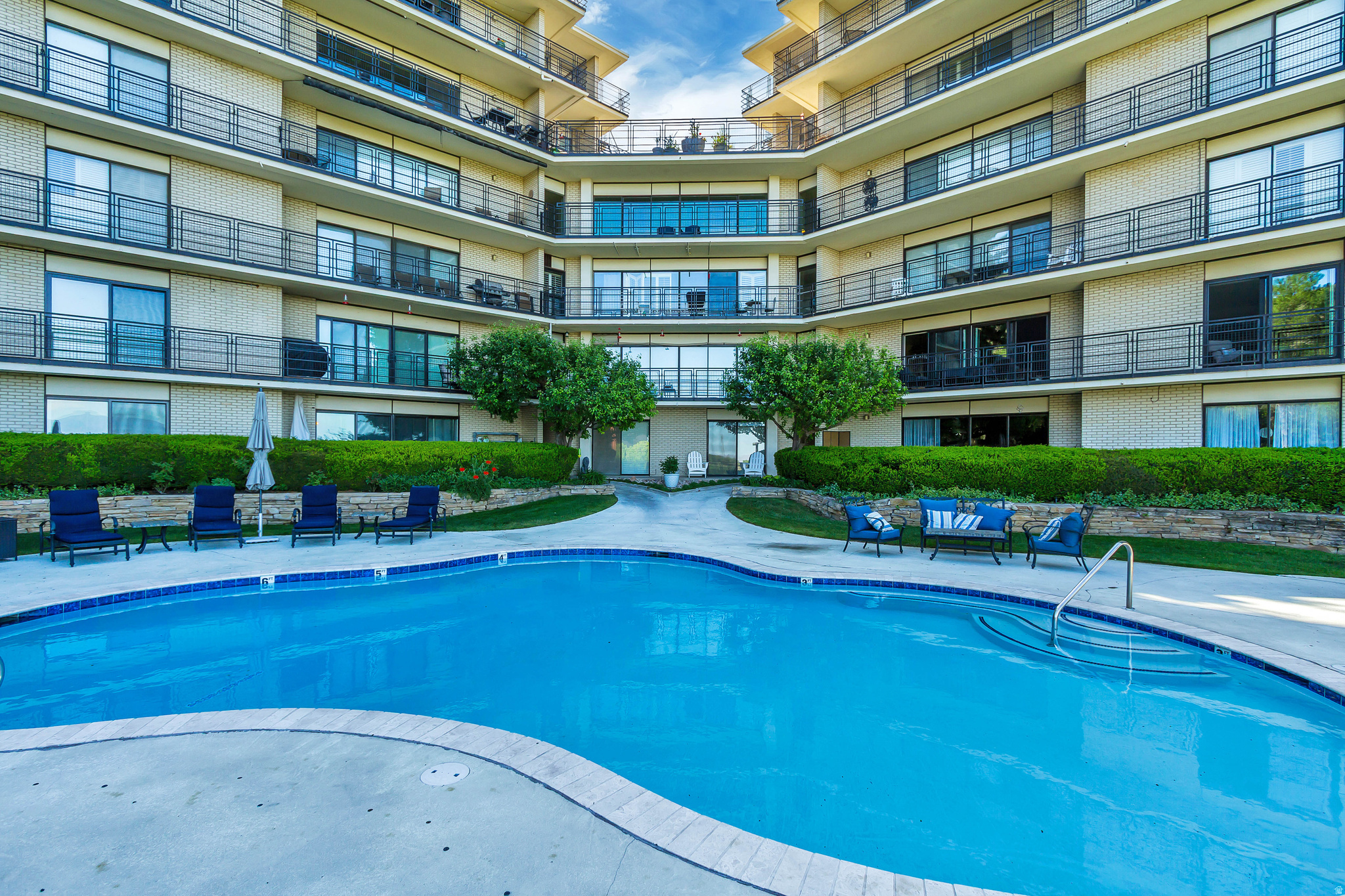 OAK CREST GA - Residential