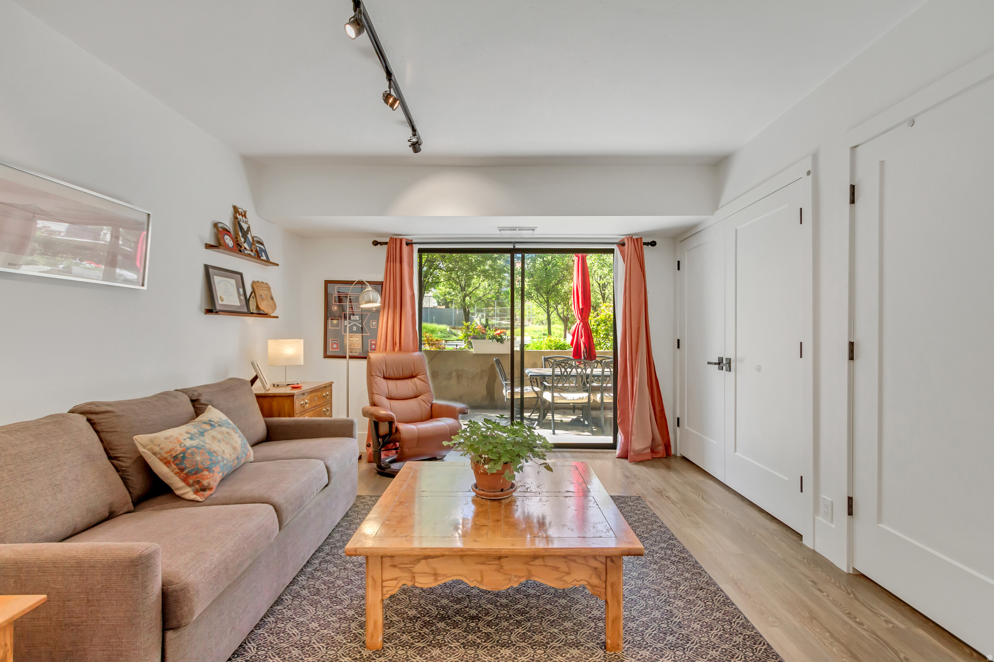 OAK CREST GA - Residential