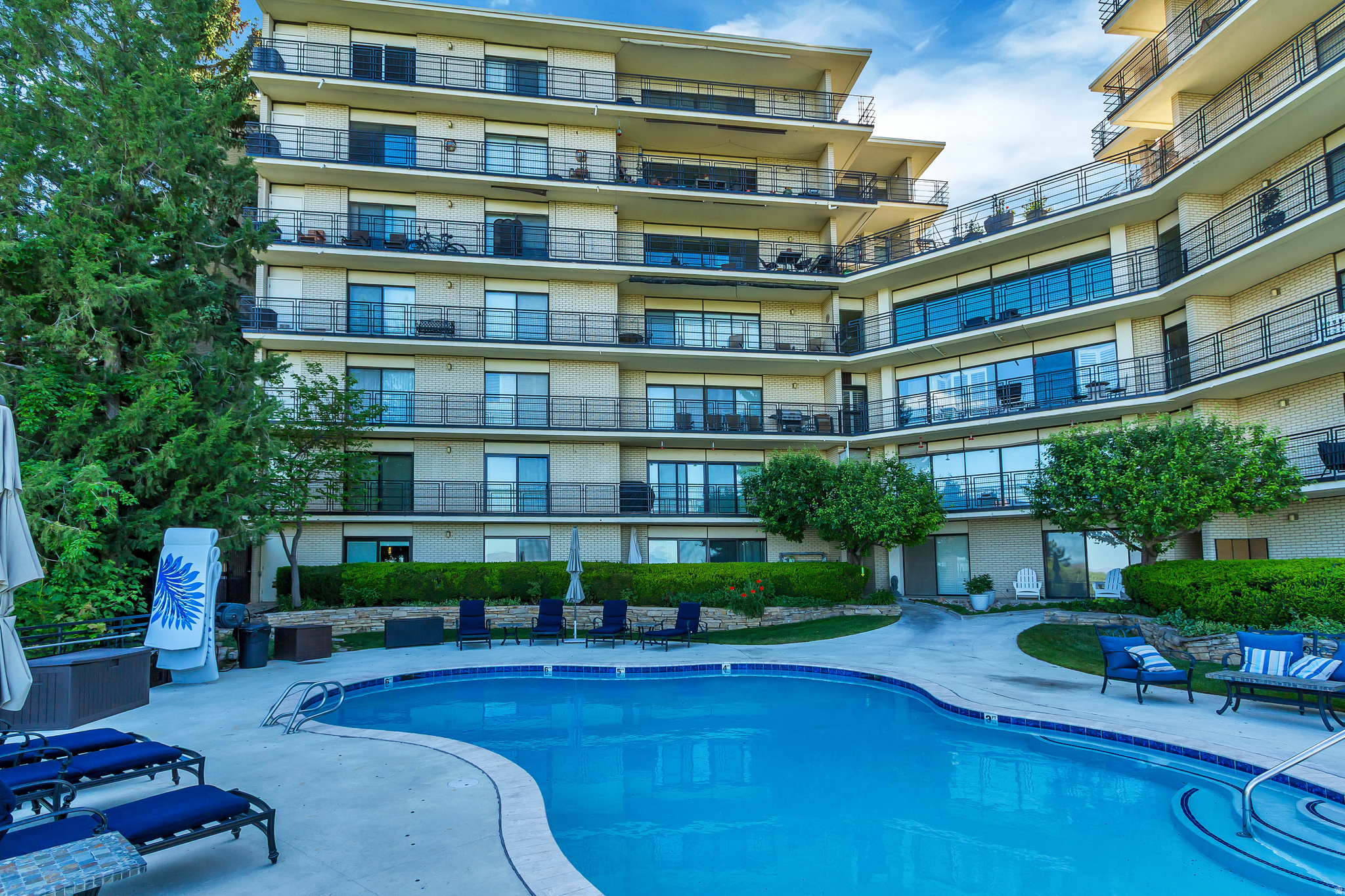 OAK CREST GA - Residential