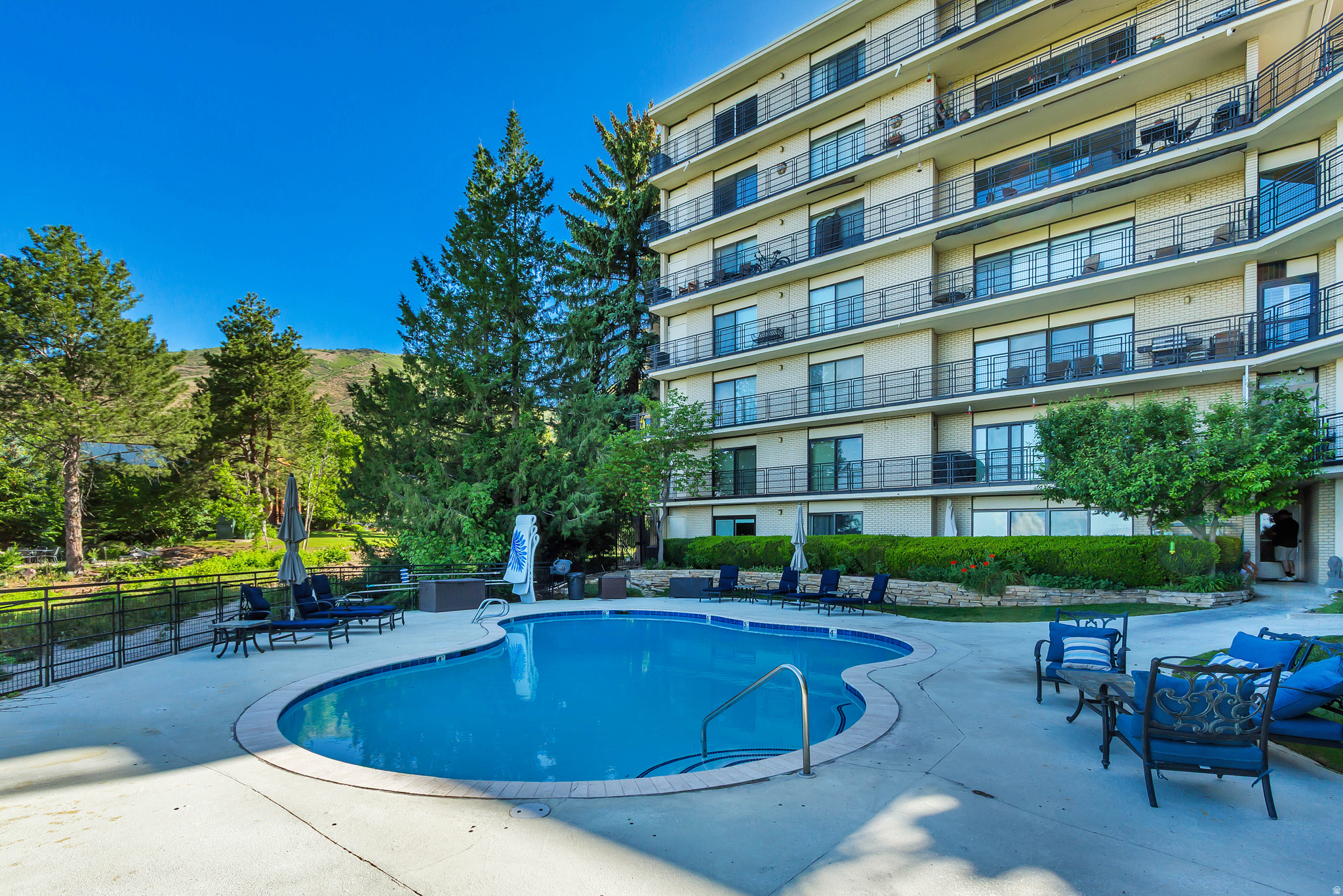 OAK CREST GA - Residential