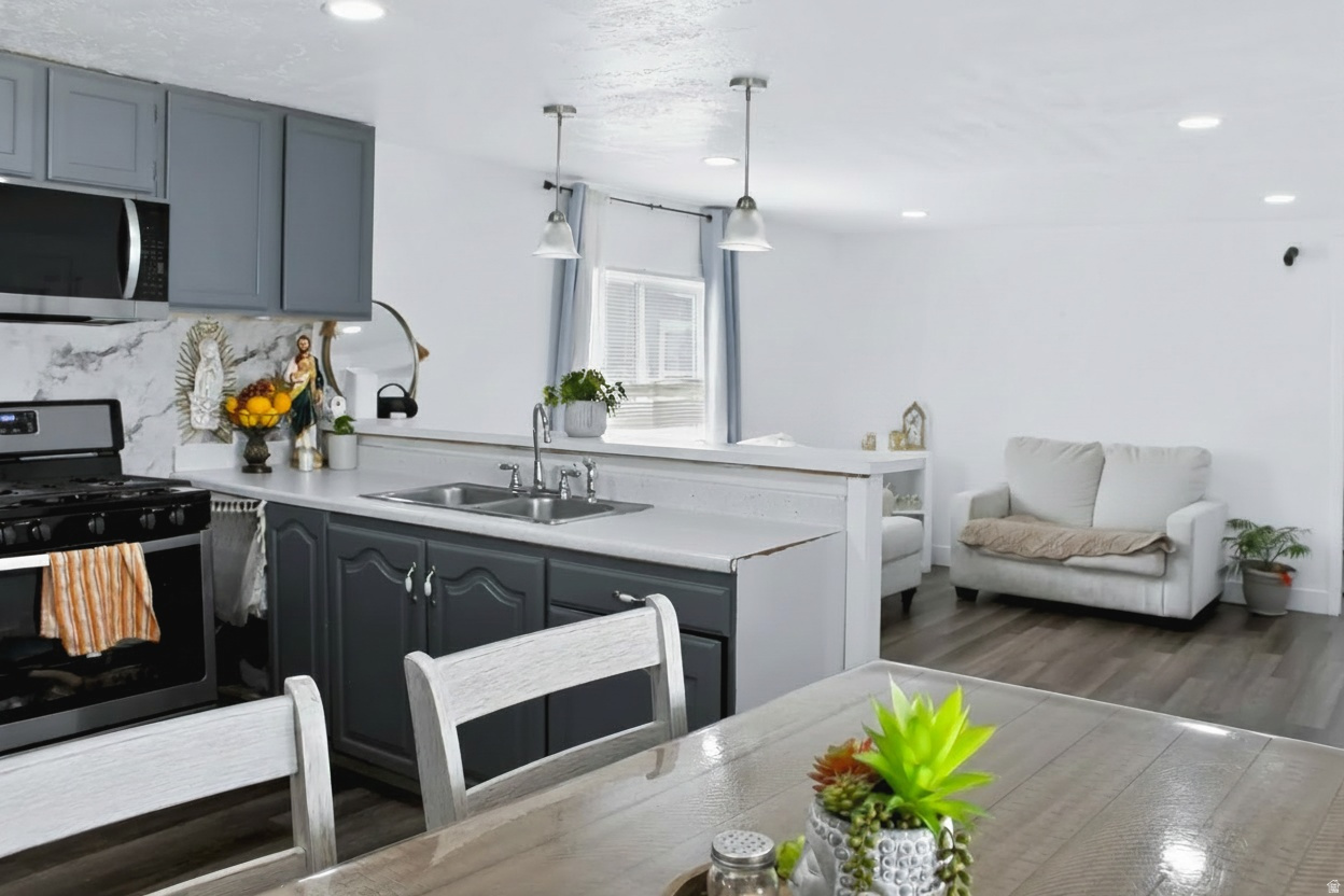 VILLAGE GREEN MOBILE HOME PARK - Residential