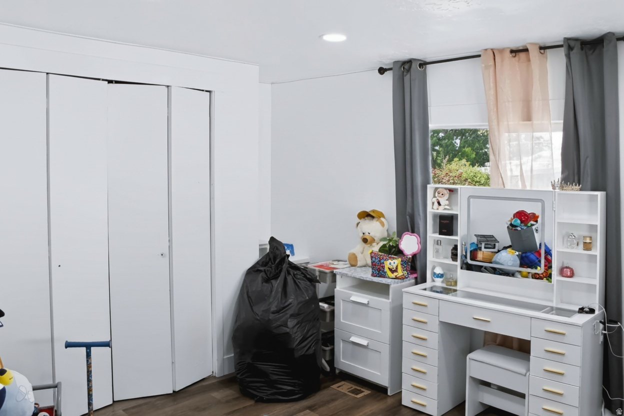 VILLAGE GREEN MOBILE HOME PARK - Residential