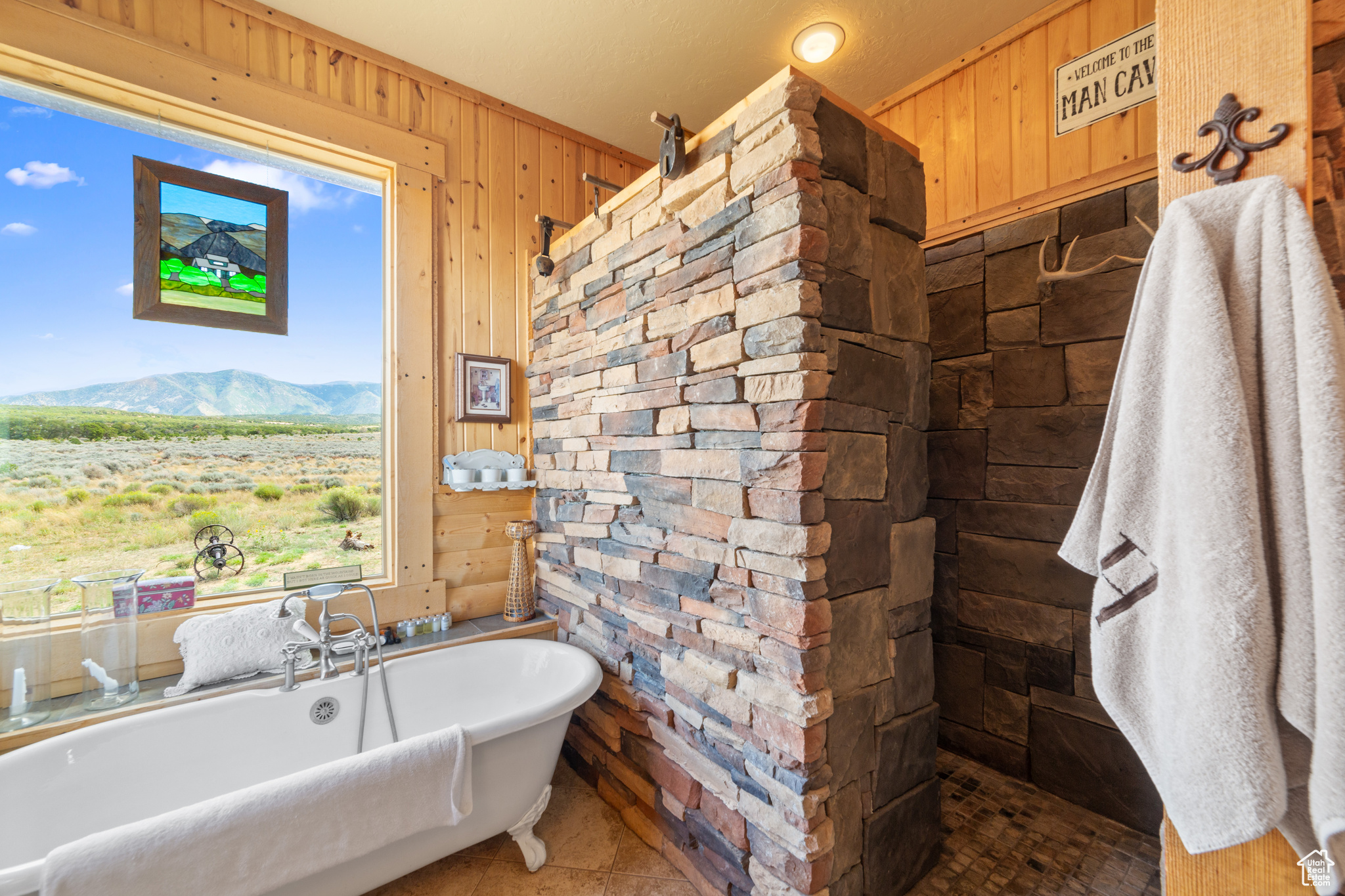 COUGAR CANYON RANCH - Residential