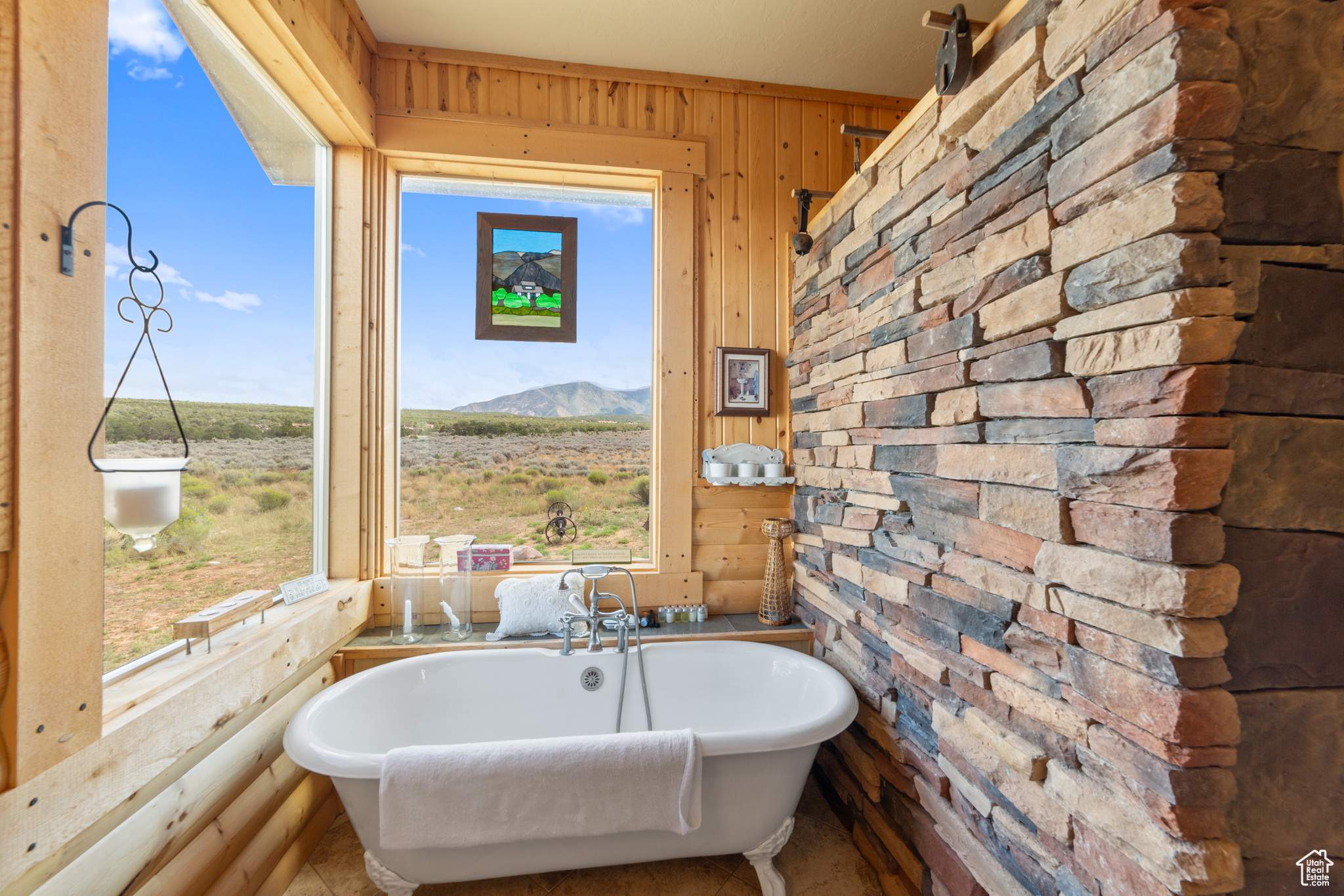 COUGAR CANYON RANCH - Residential