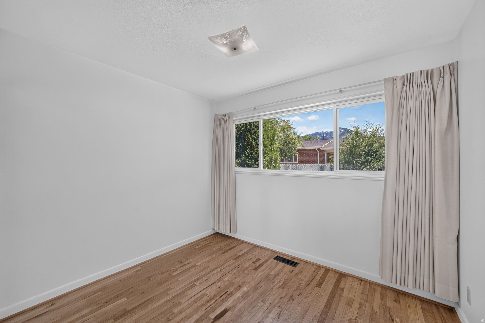 WHITE CITY - Residential
