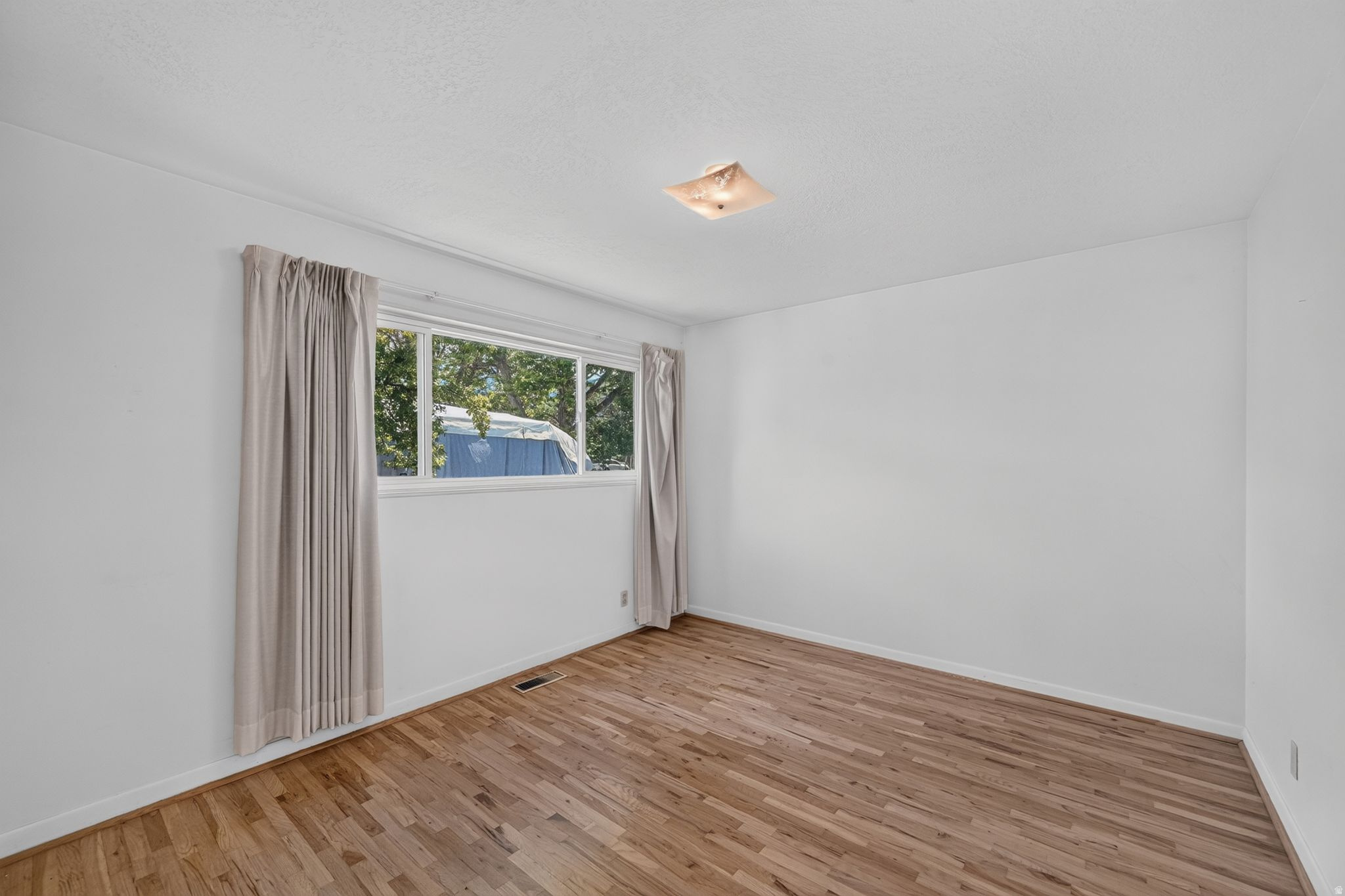 WHITE CITY - Residential