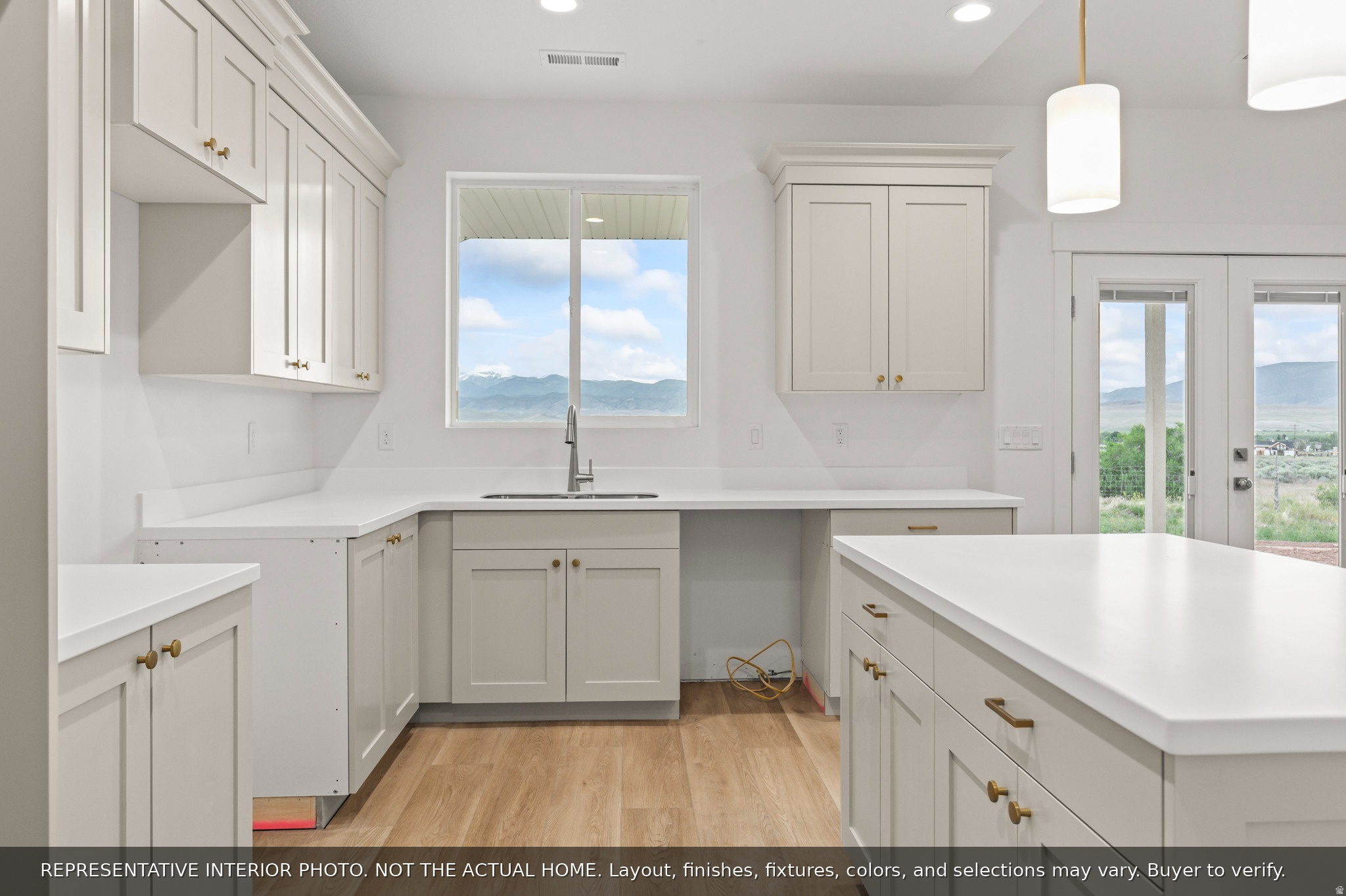 GOOLD BROTHERS CORNER - Residential