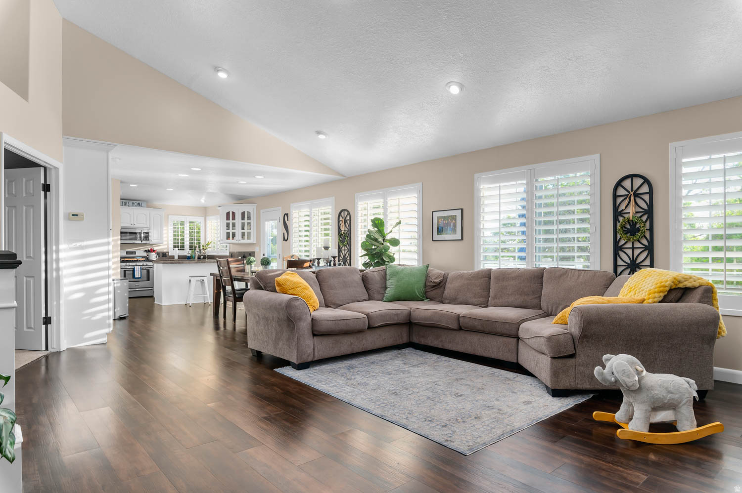 HIGHLANDS BLUFF ESTA - Residential