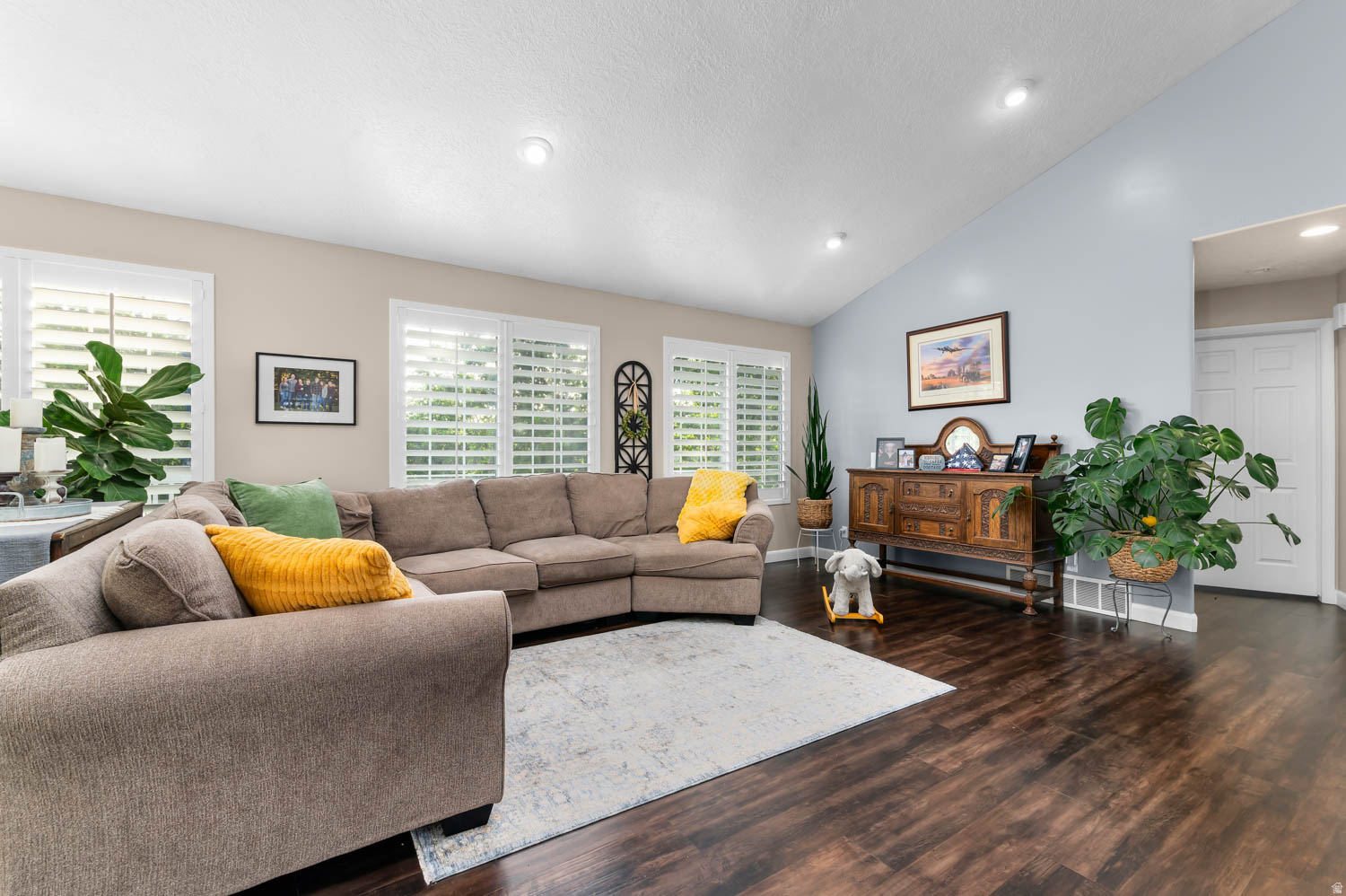 HIGHLANDS BLUFF ESTA - Residential