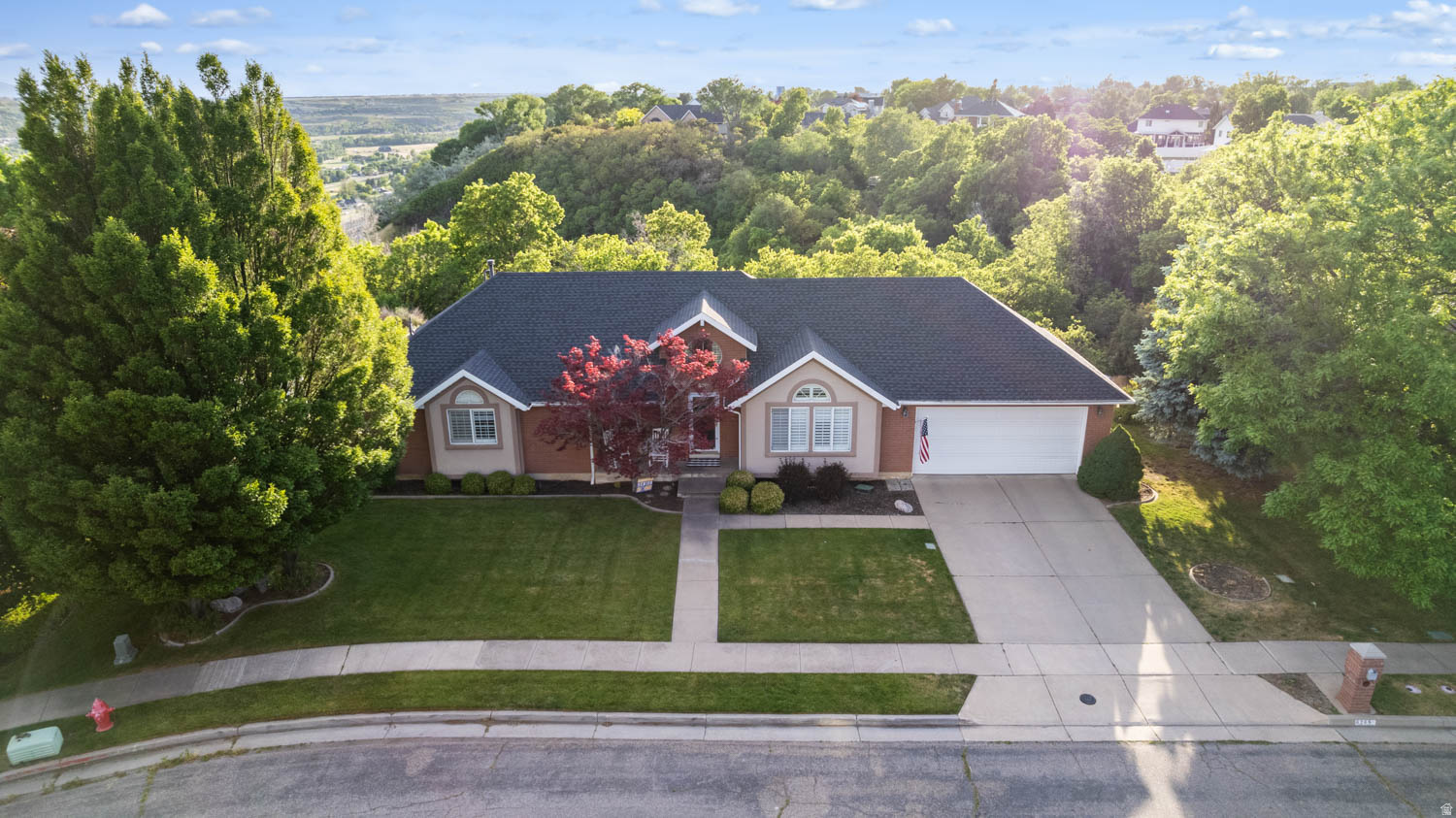HIGHLANDS BLUFF ESTA - Residential