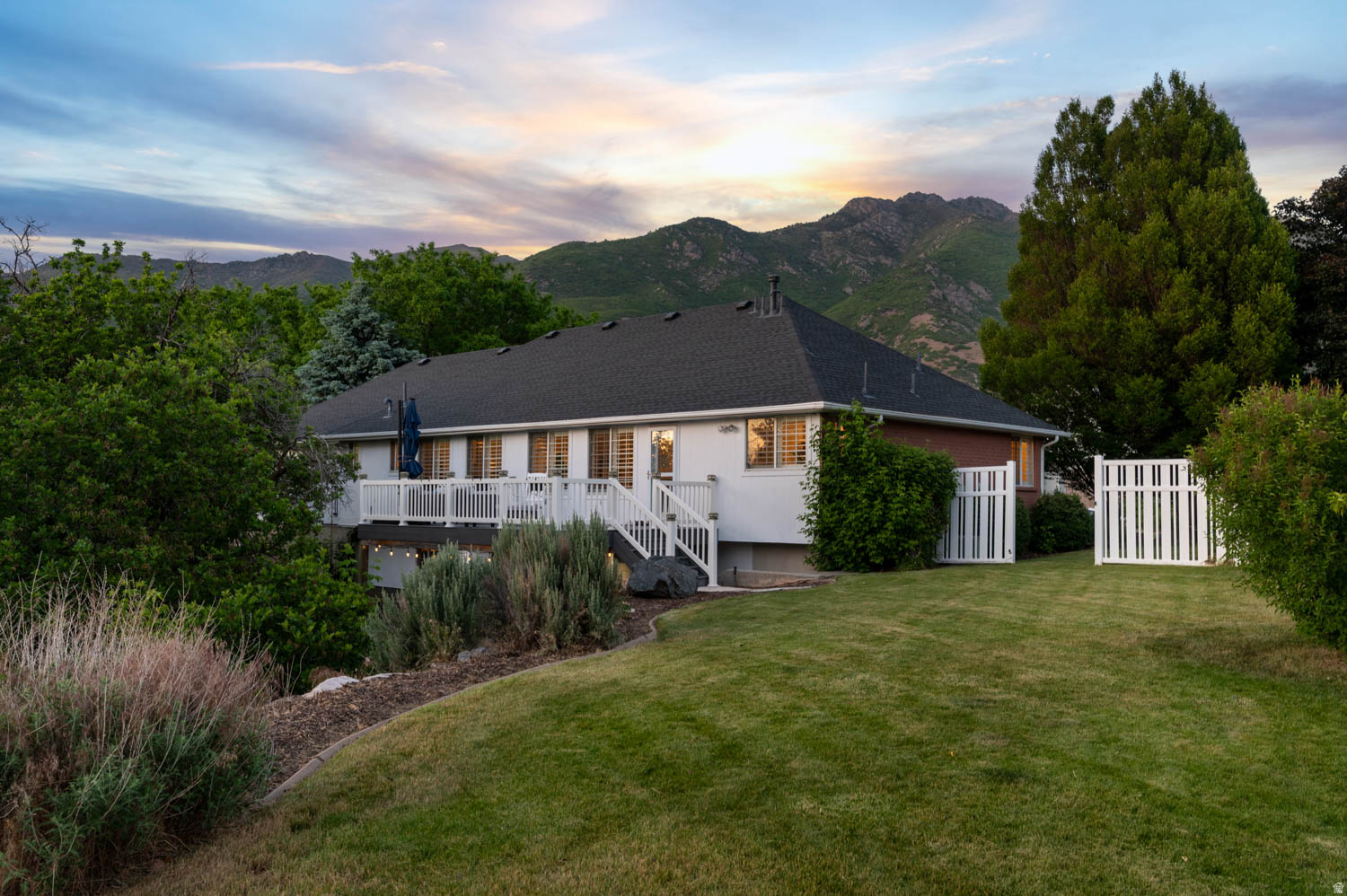 HIGHLANDS BLUFF ESTA - Residential