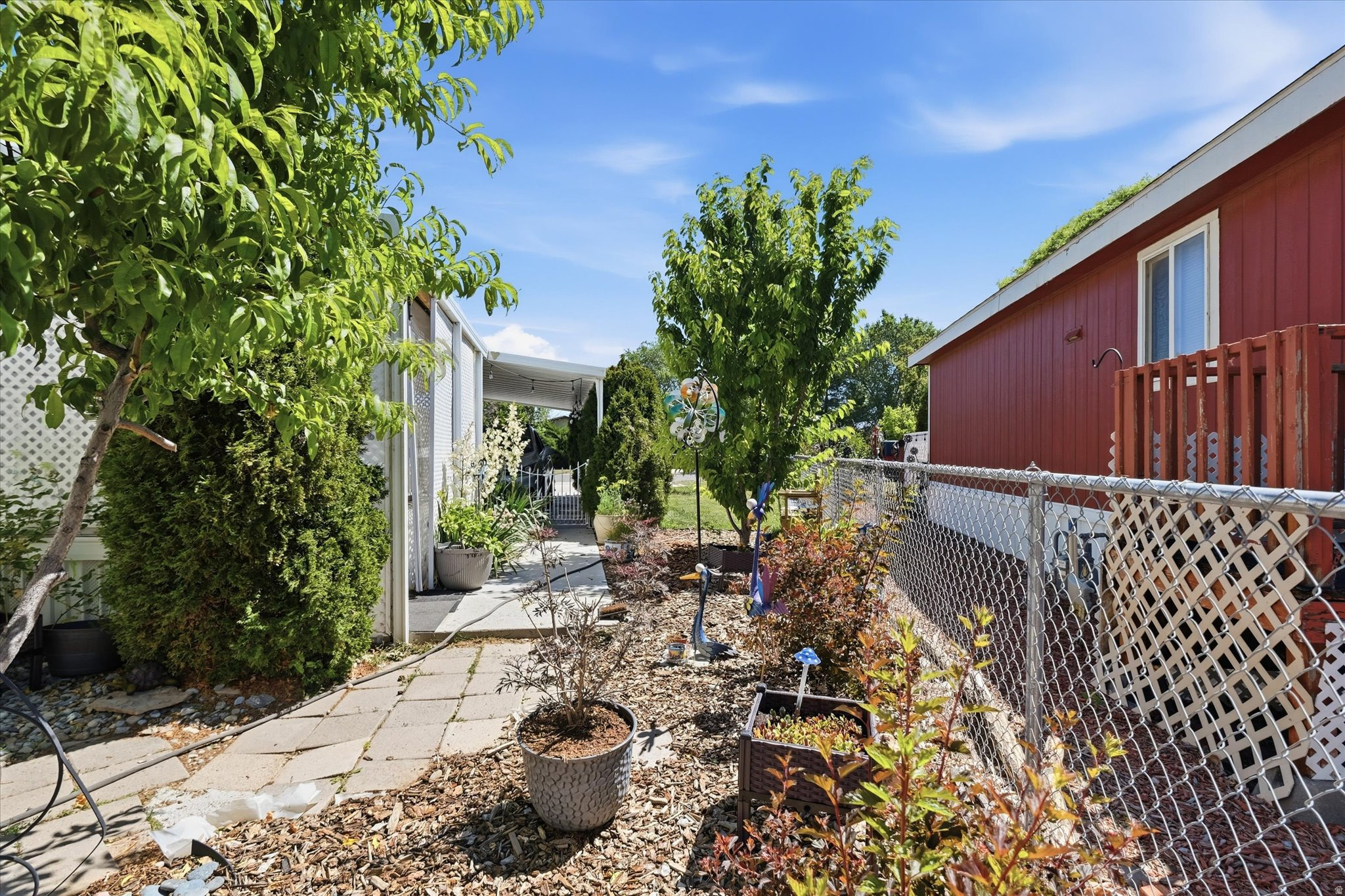 TOWN AND COUNTRY ESTATES - Residential