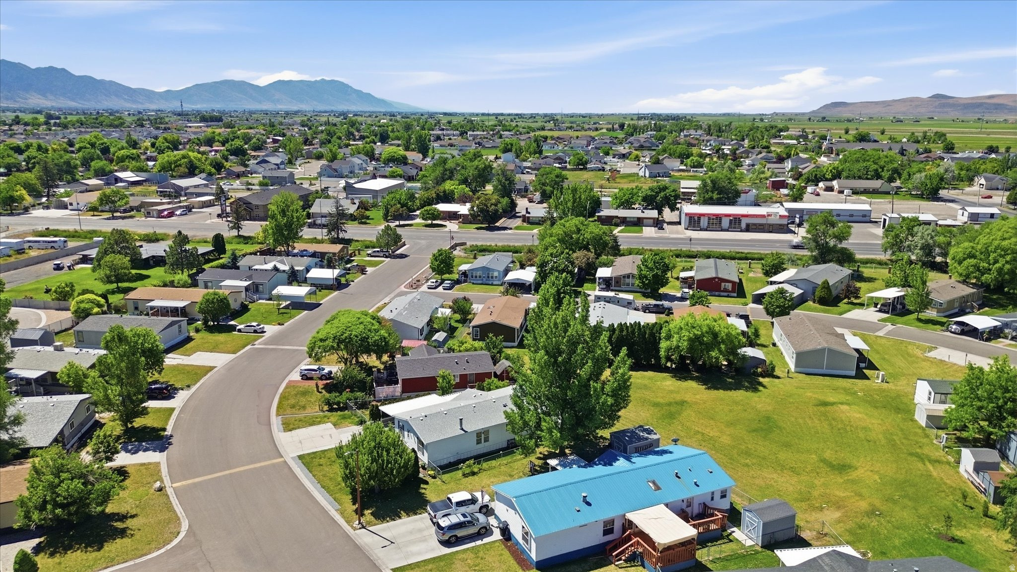 TOWN AND COUNTRY ESTATES - Residential