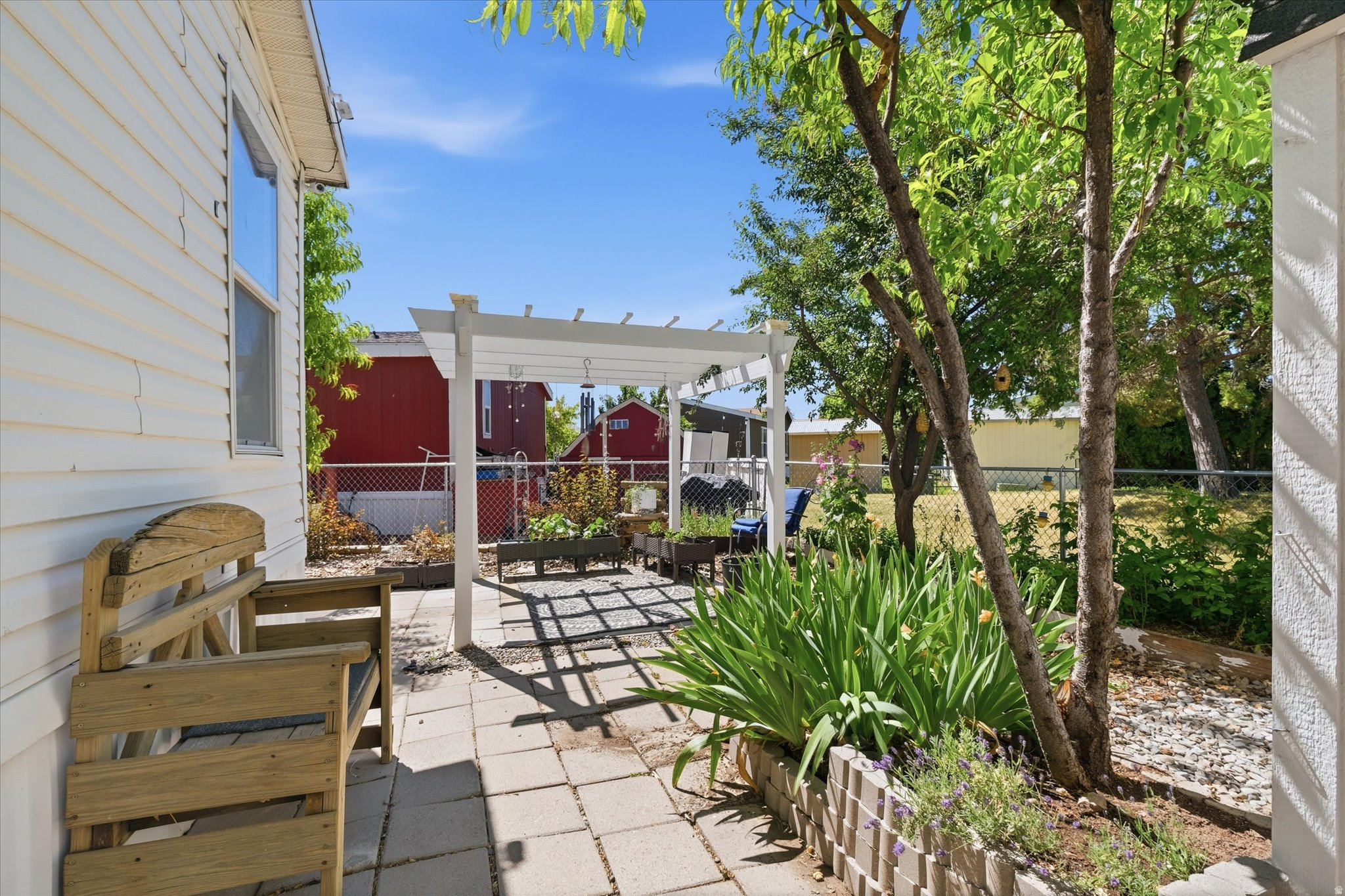 TOWN AND COUNTRY ESTATES - Residential