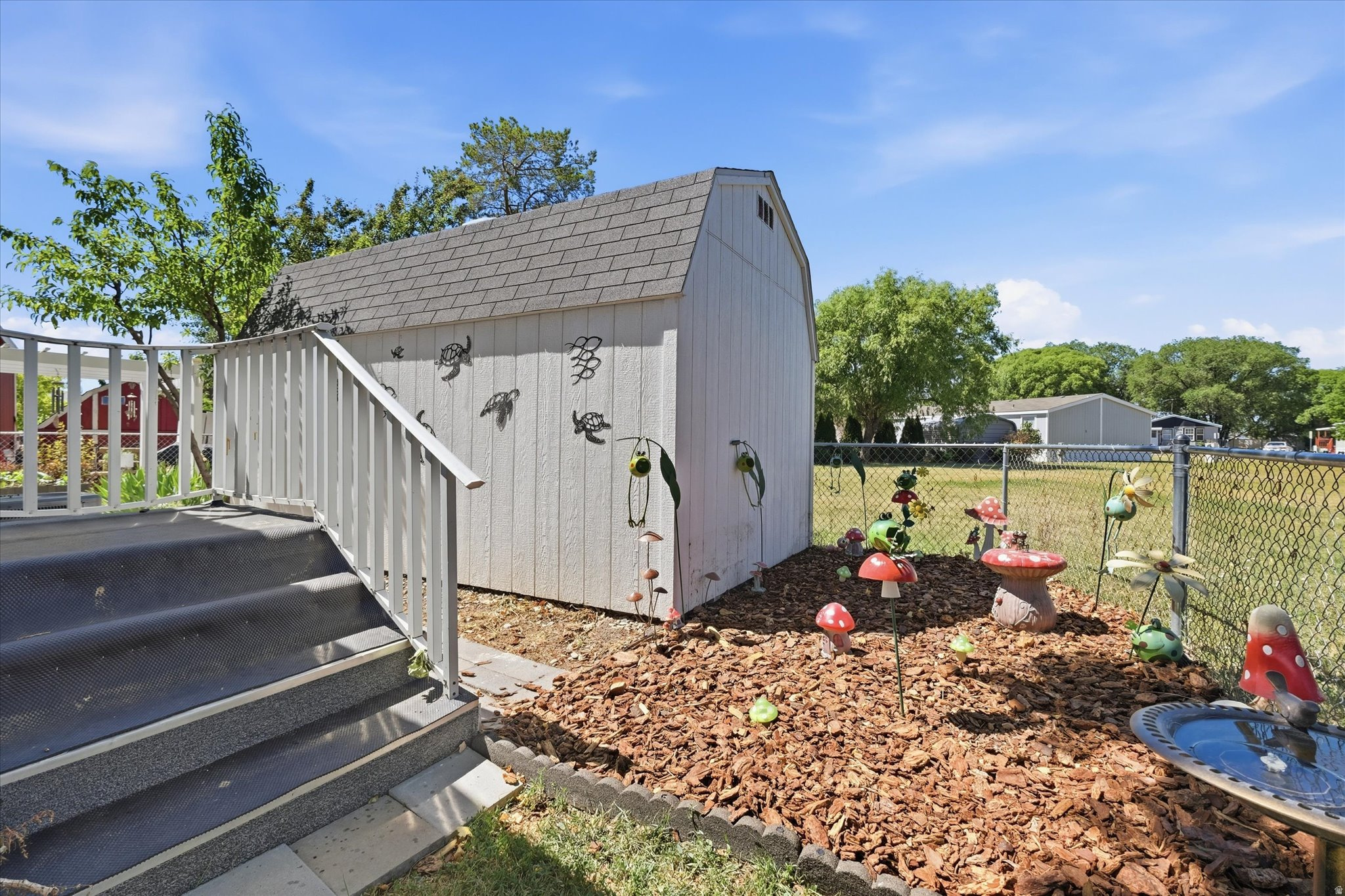 TOWN AND COUNTRY ESTATES - Residential