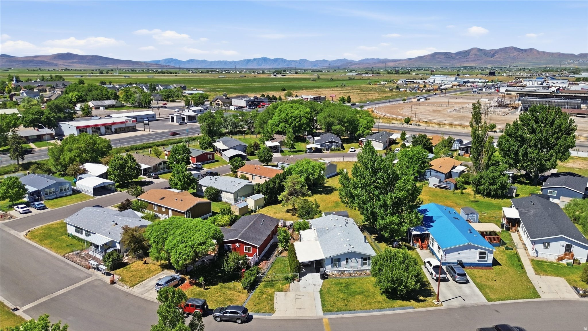 TOWN AND COUNTRY ESTATES - Residential